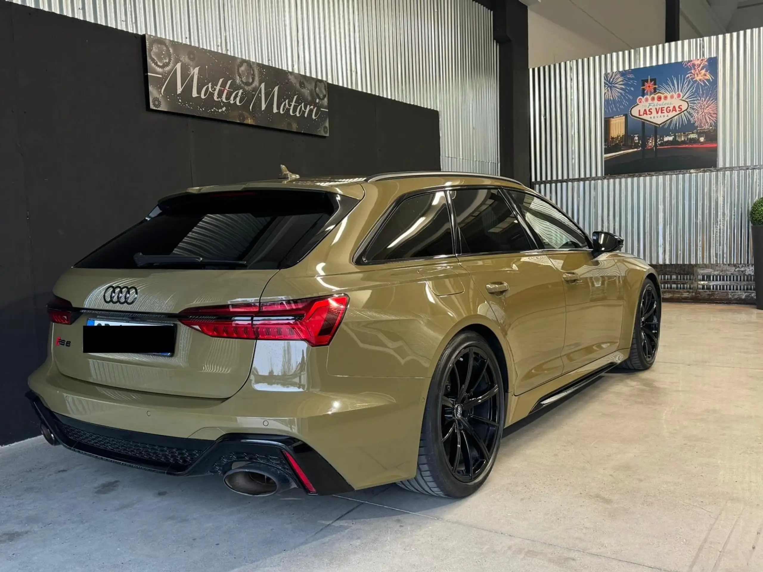 Audi - RS6