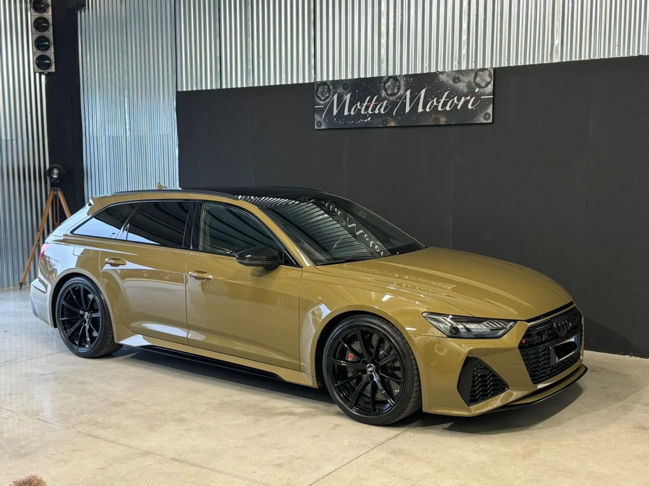 Audi - RS6