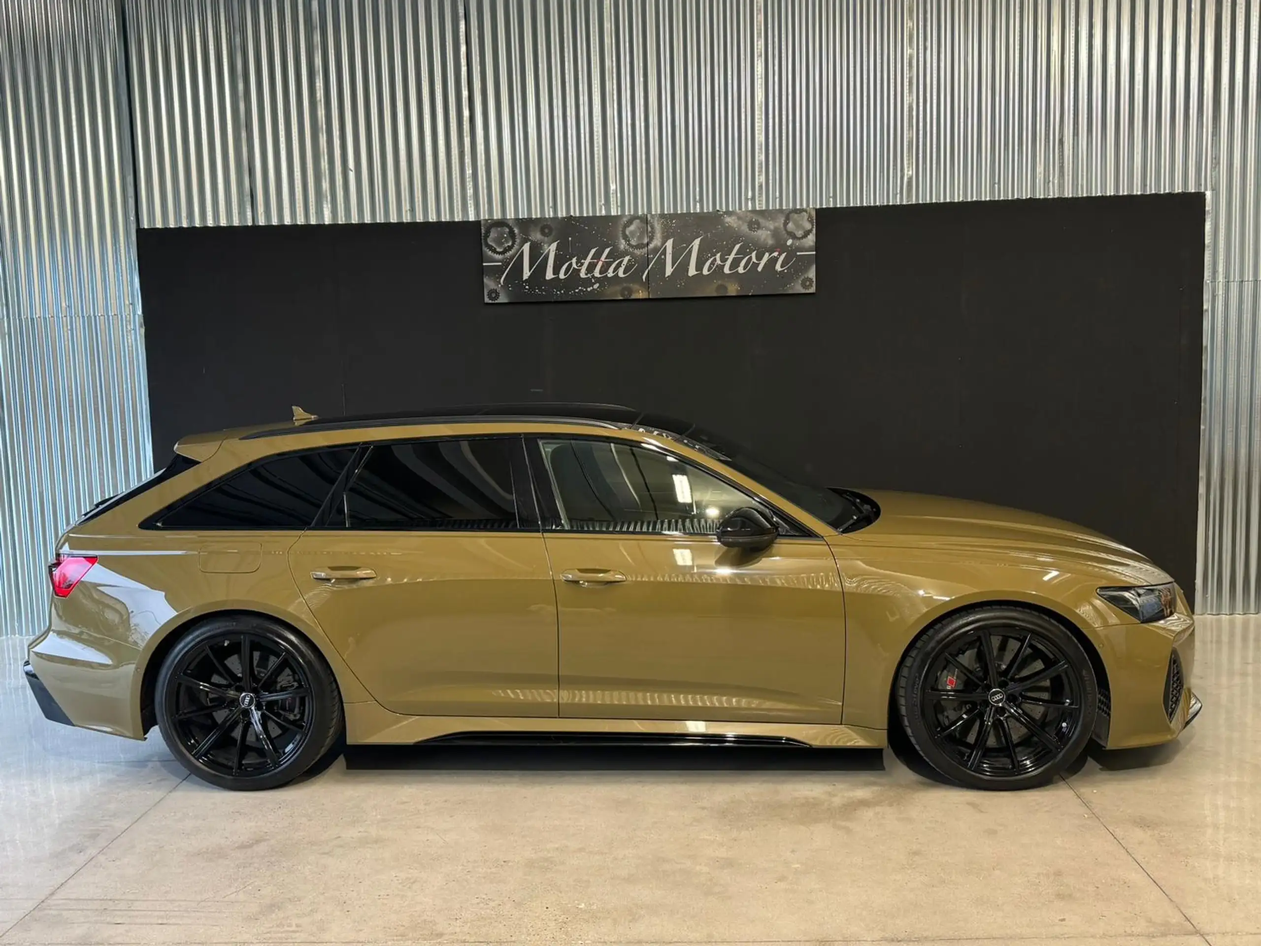 Audi - RS6