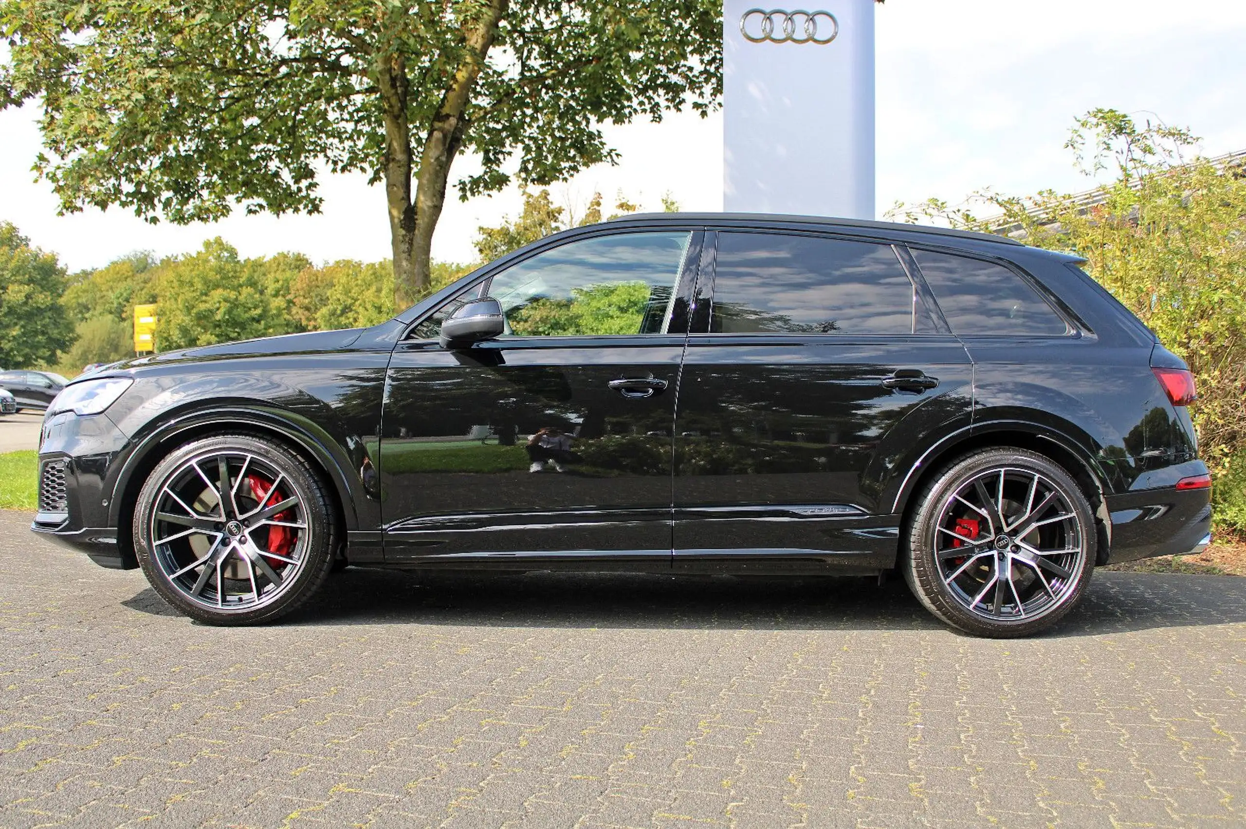 Audi - SQ7