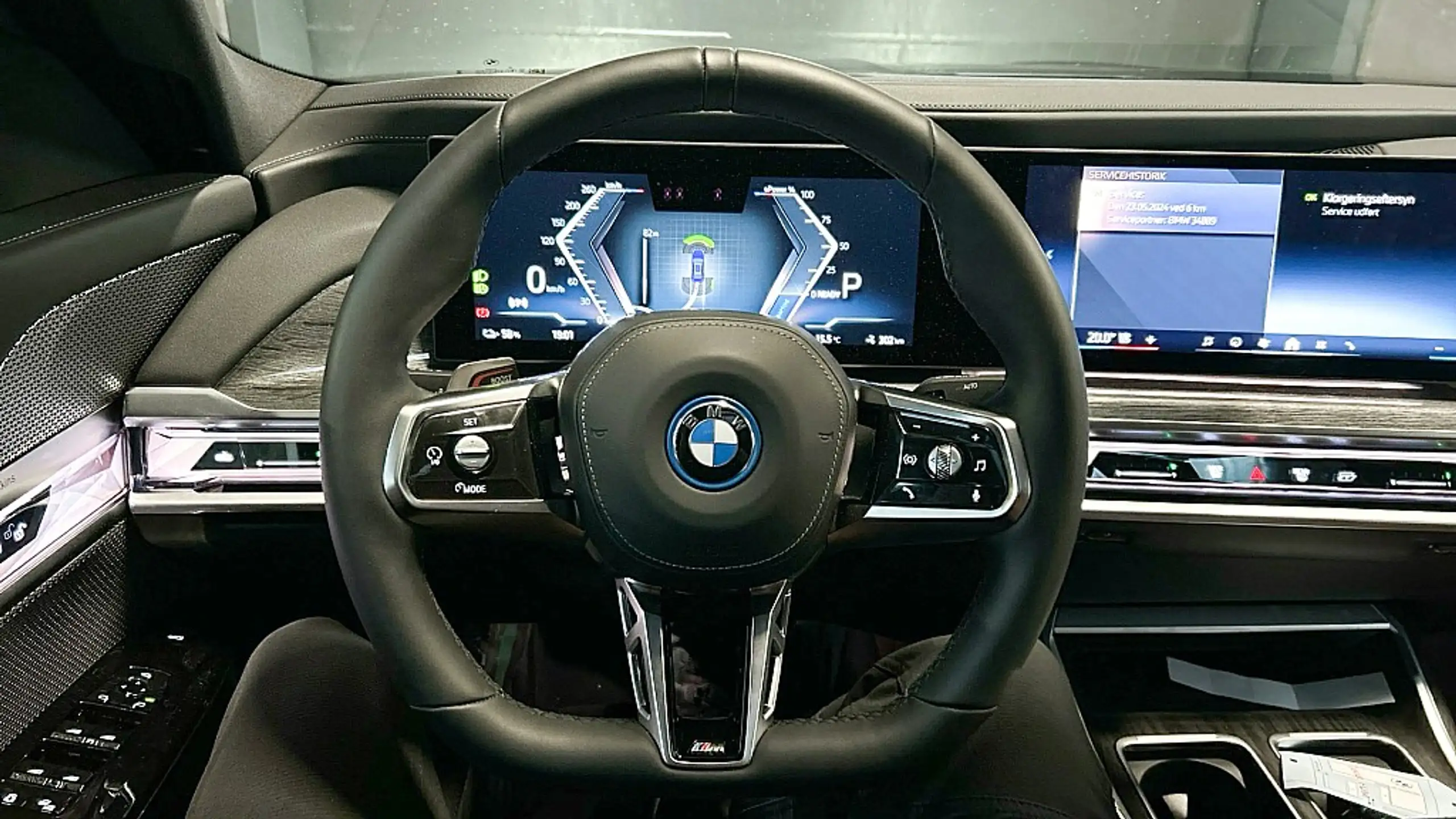 BMW - i7