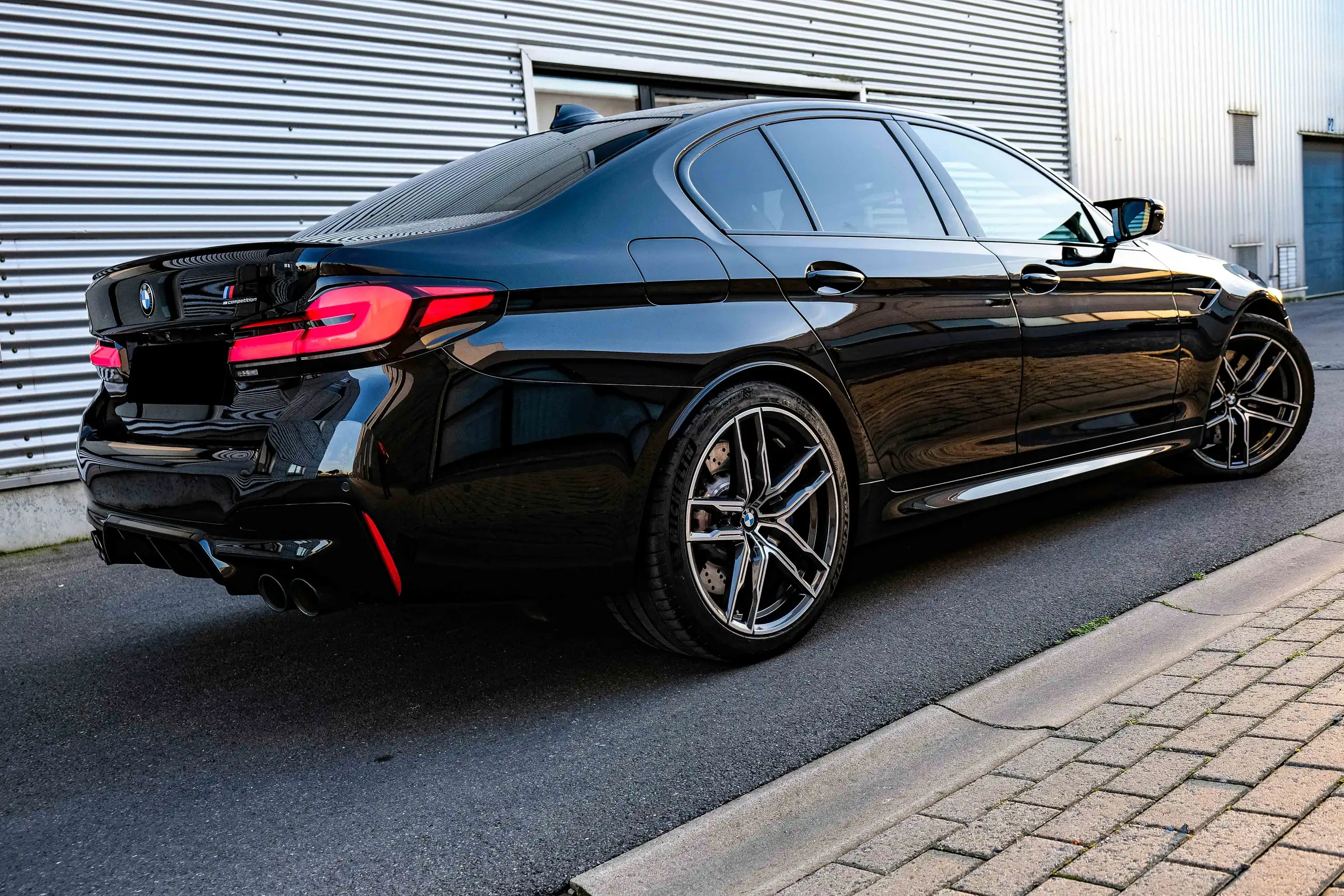 BMW - M5