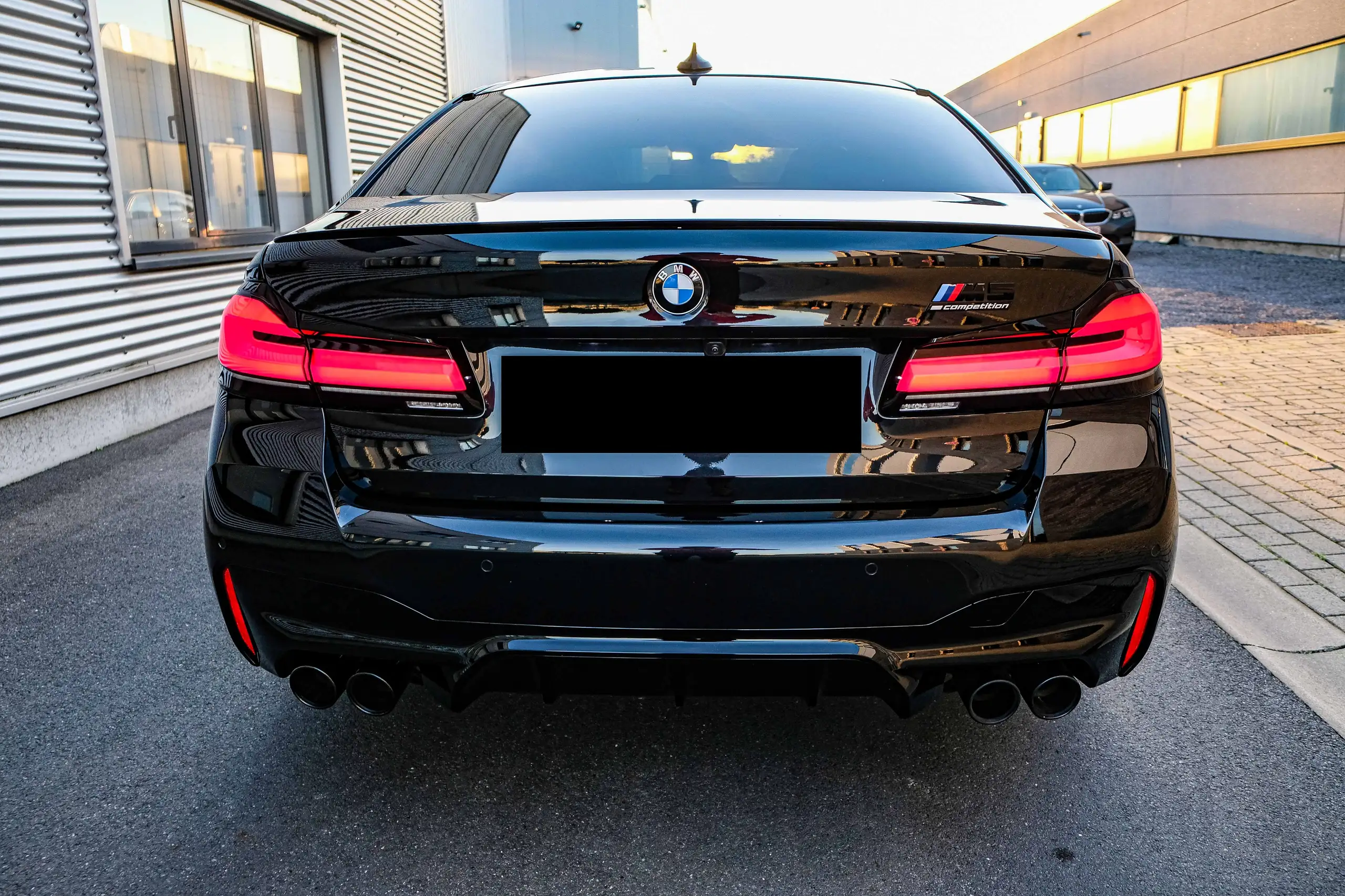 BMW - M5