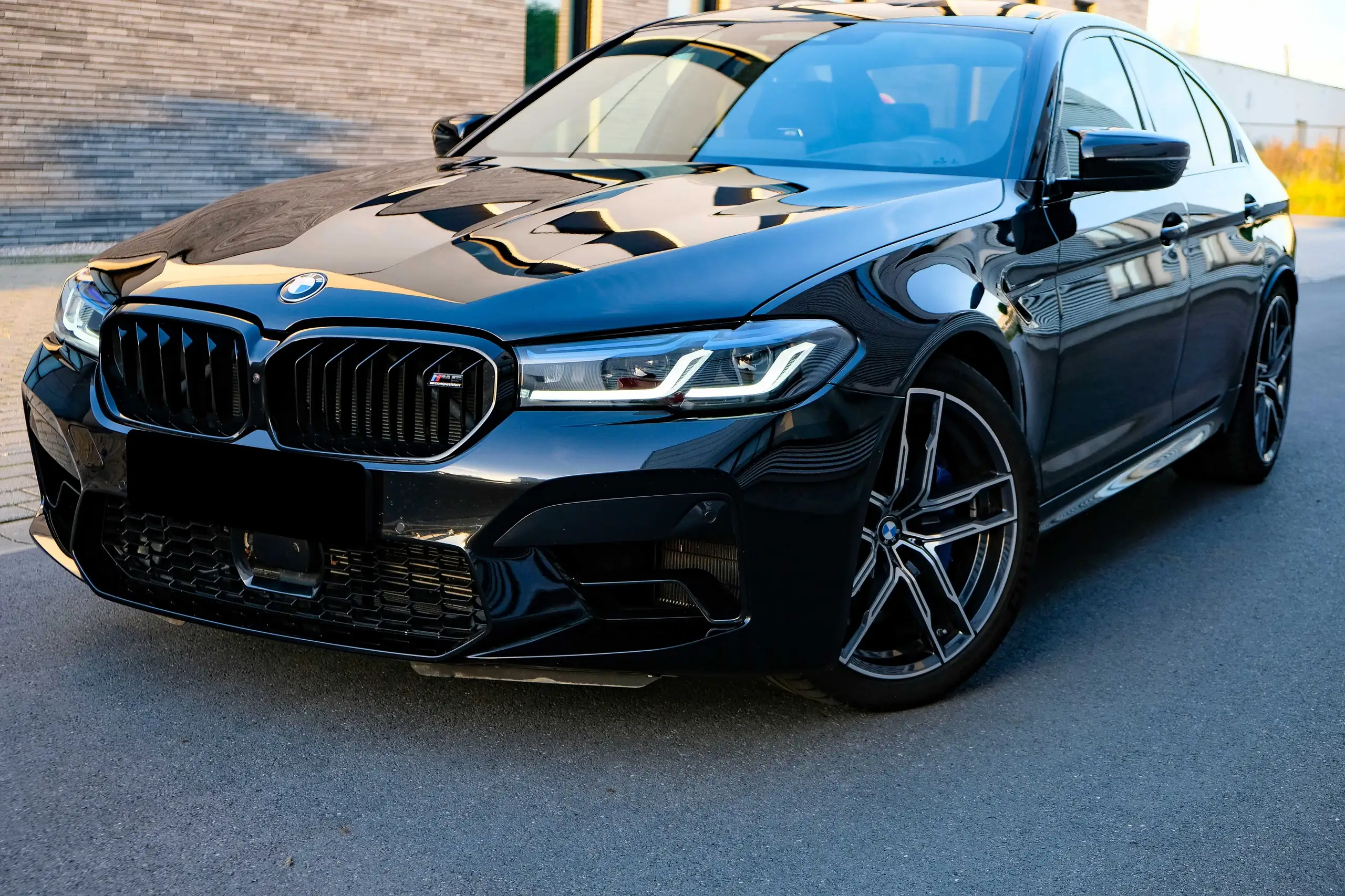 BMW - M5