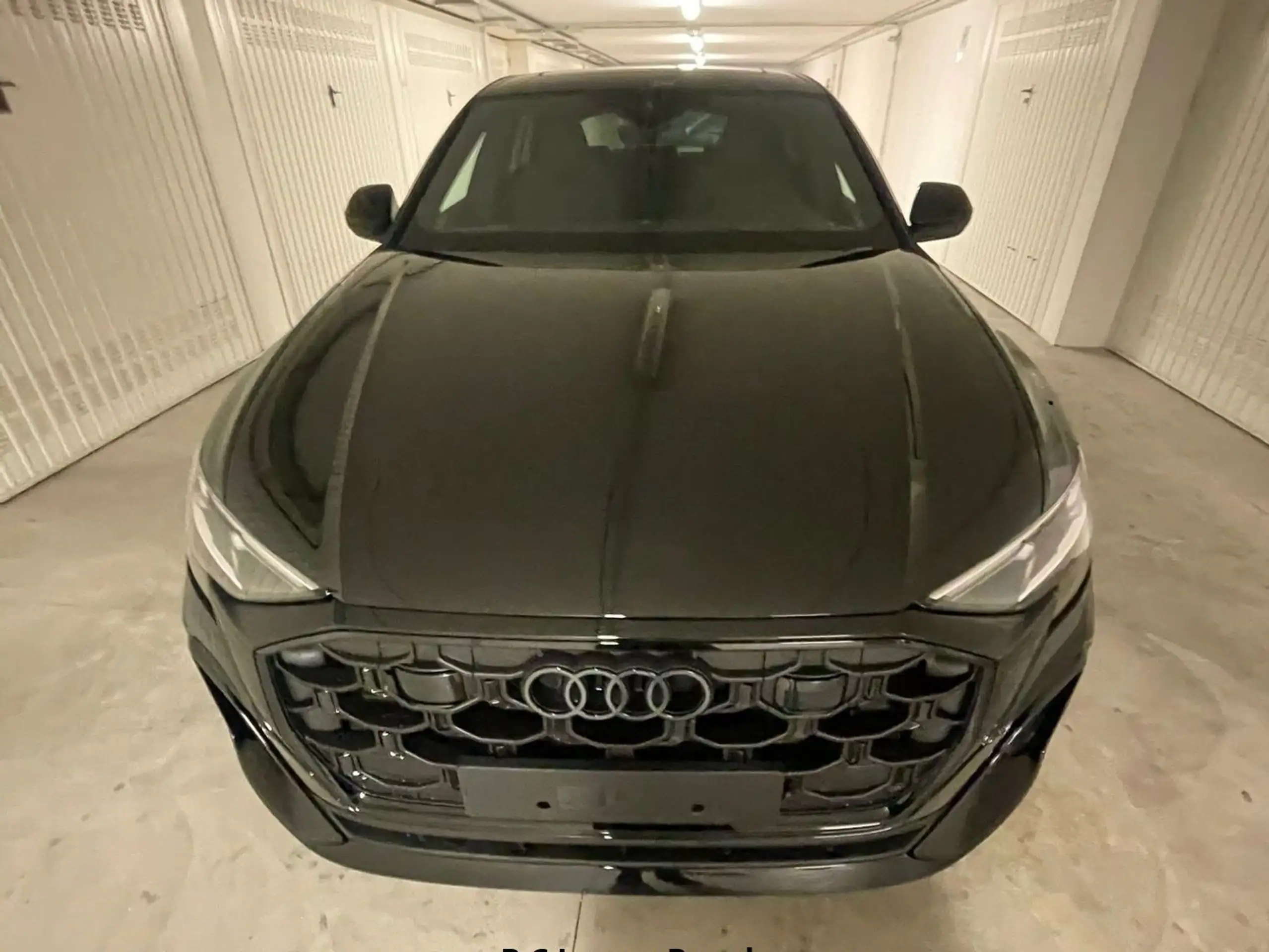 Audi - Q8