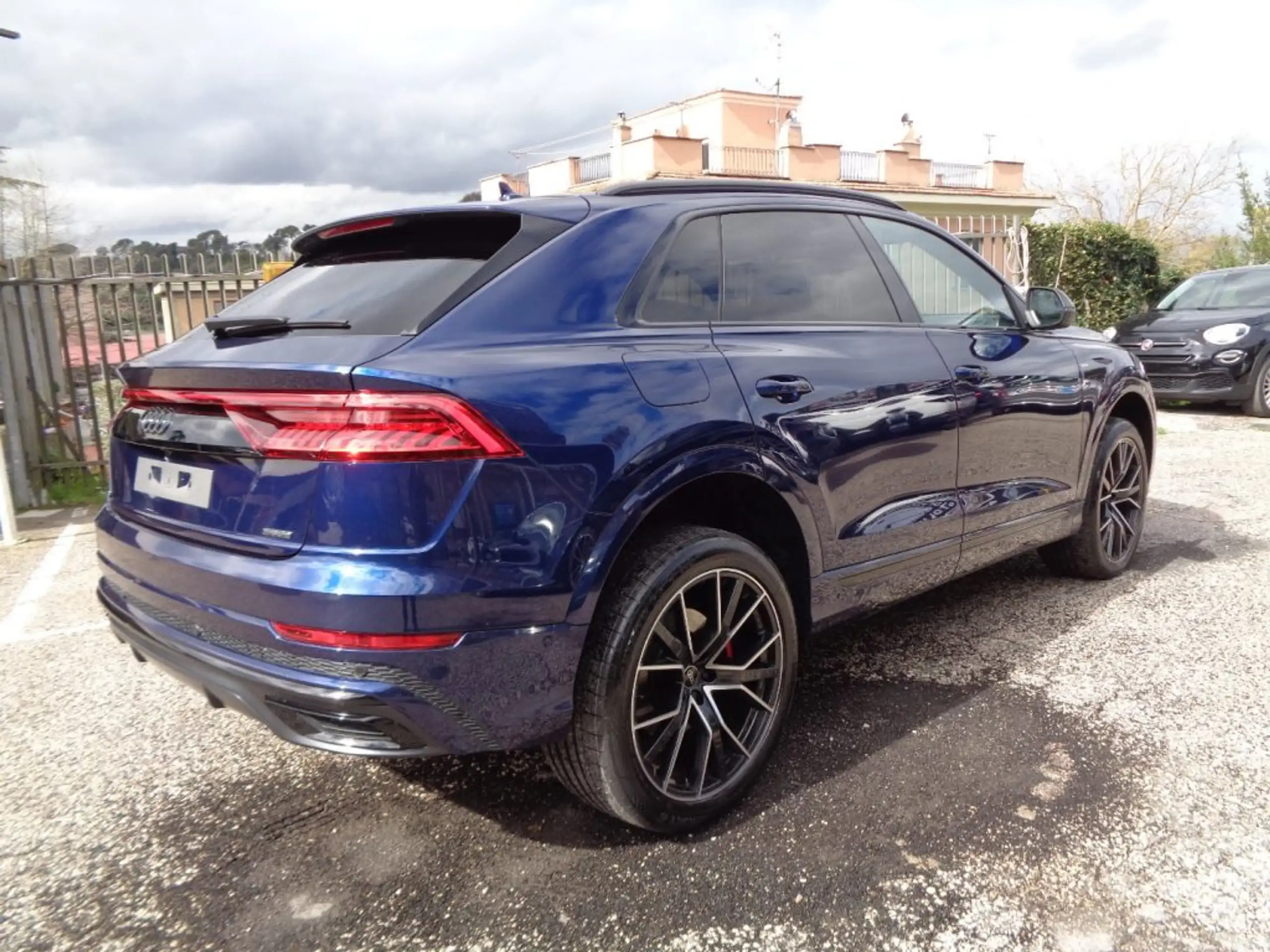 Audi - Q8