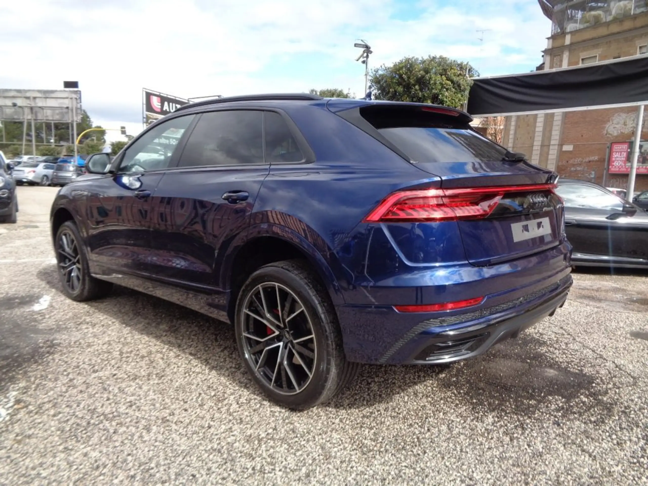 Audi - Q8