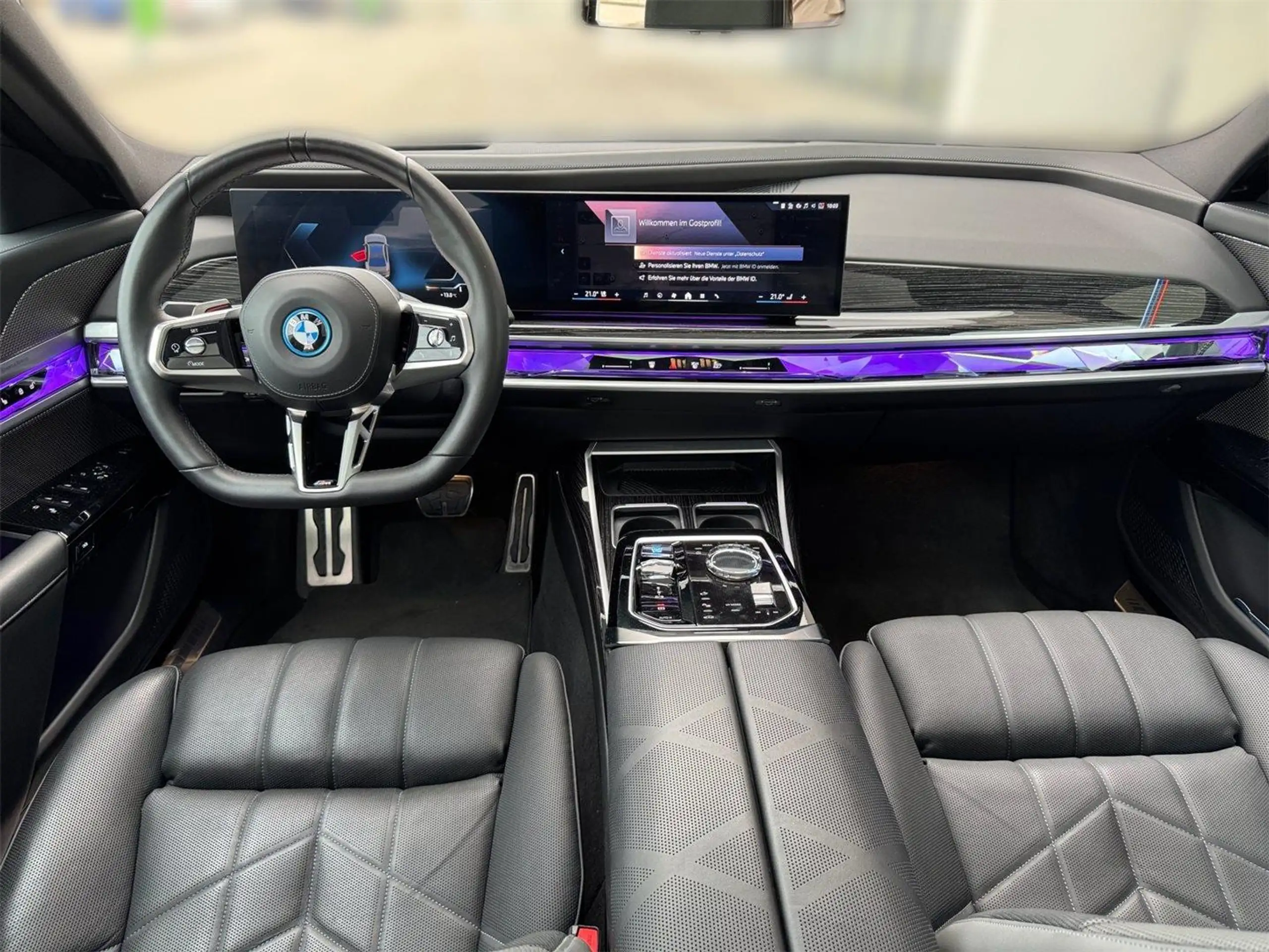 BMW - i7