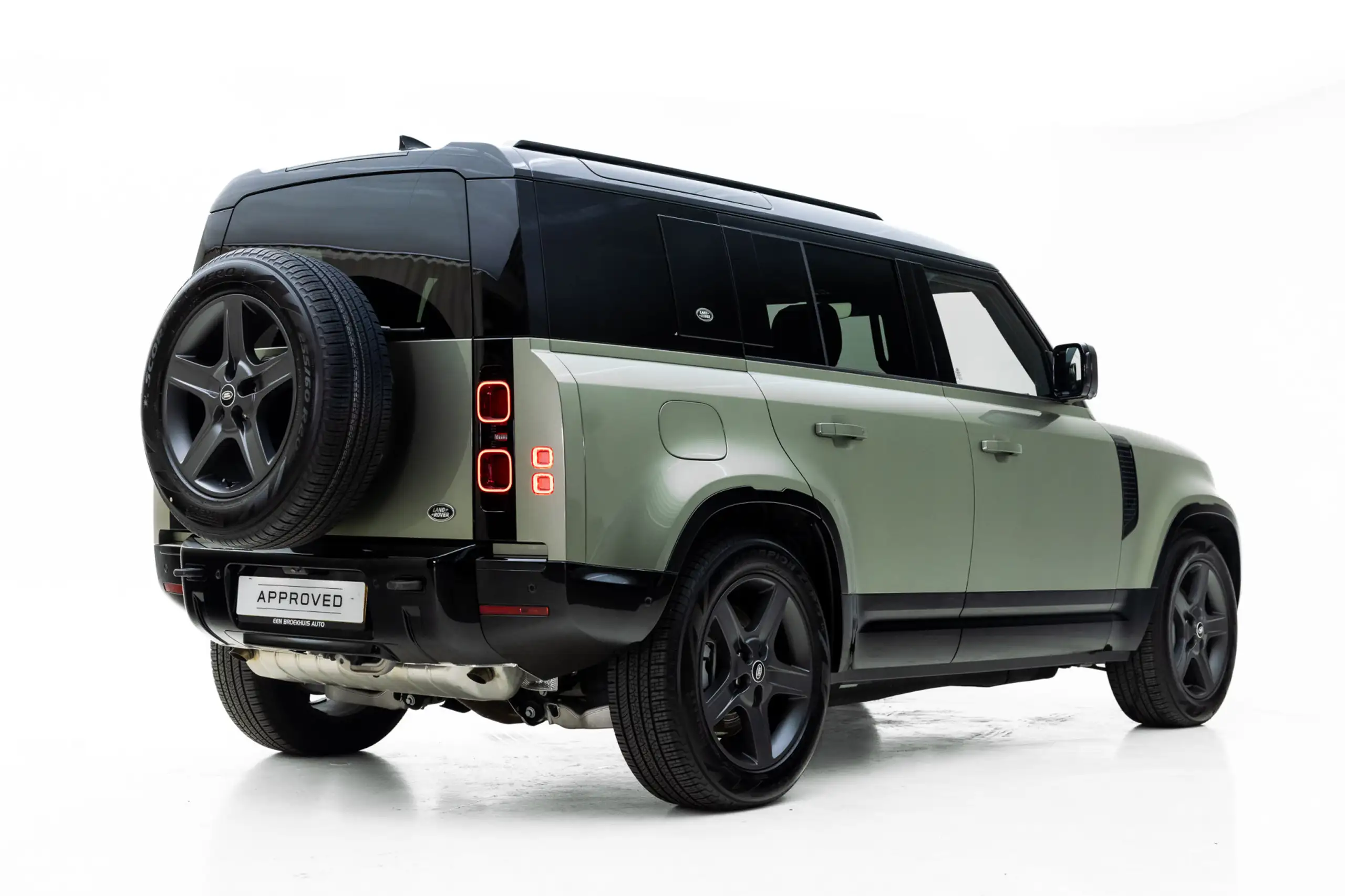 Land Rover - Defender