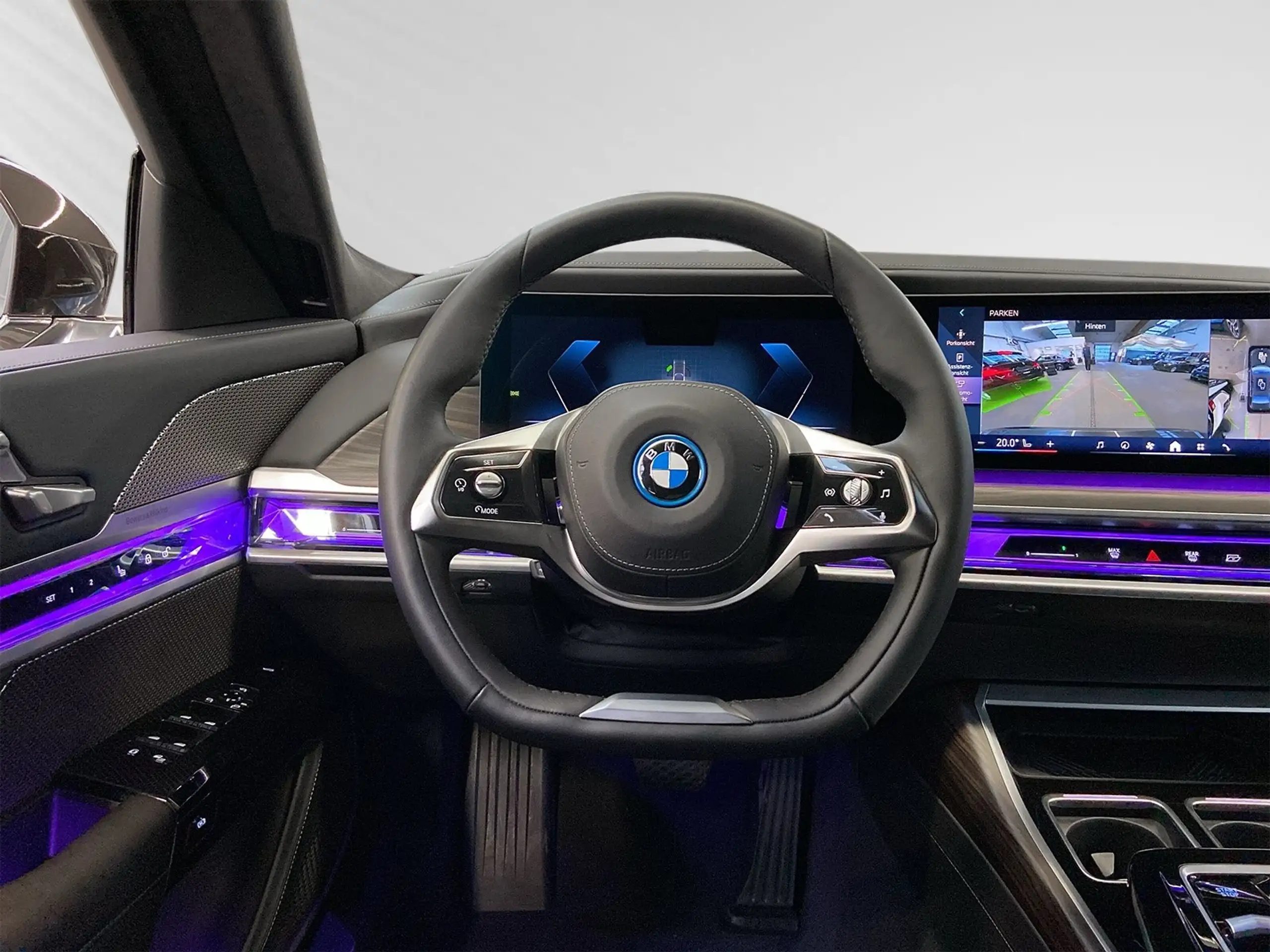 BMW - i7