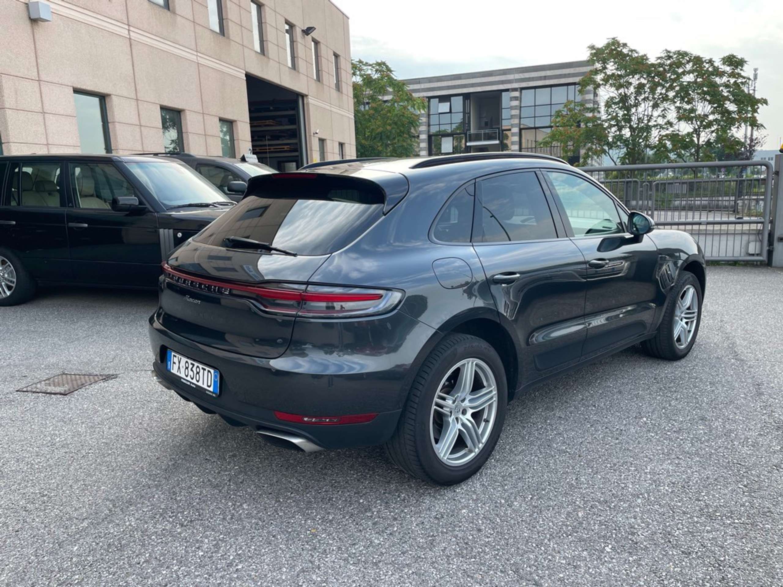 Porsche - Macan