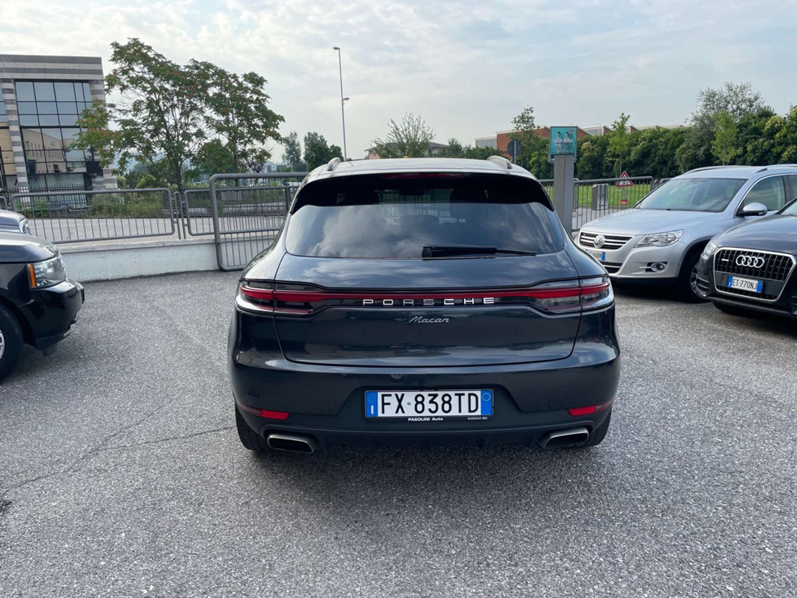 Porsche - Macan