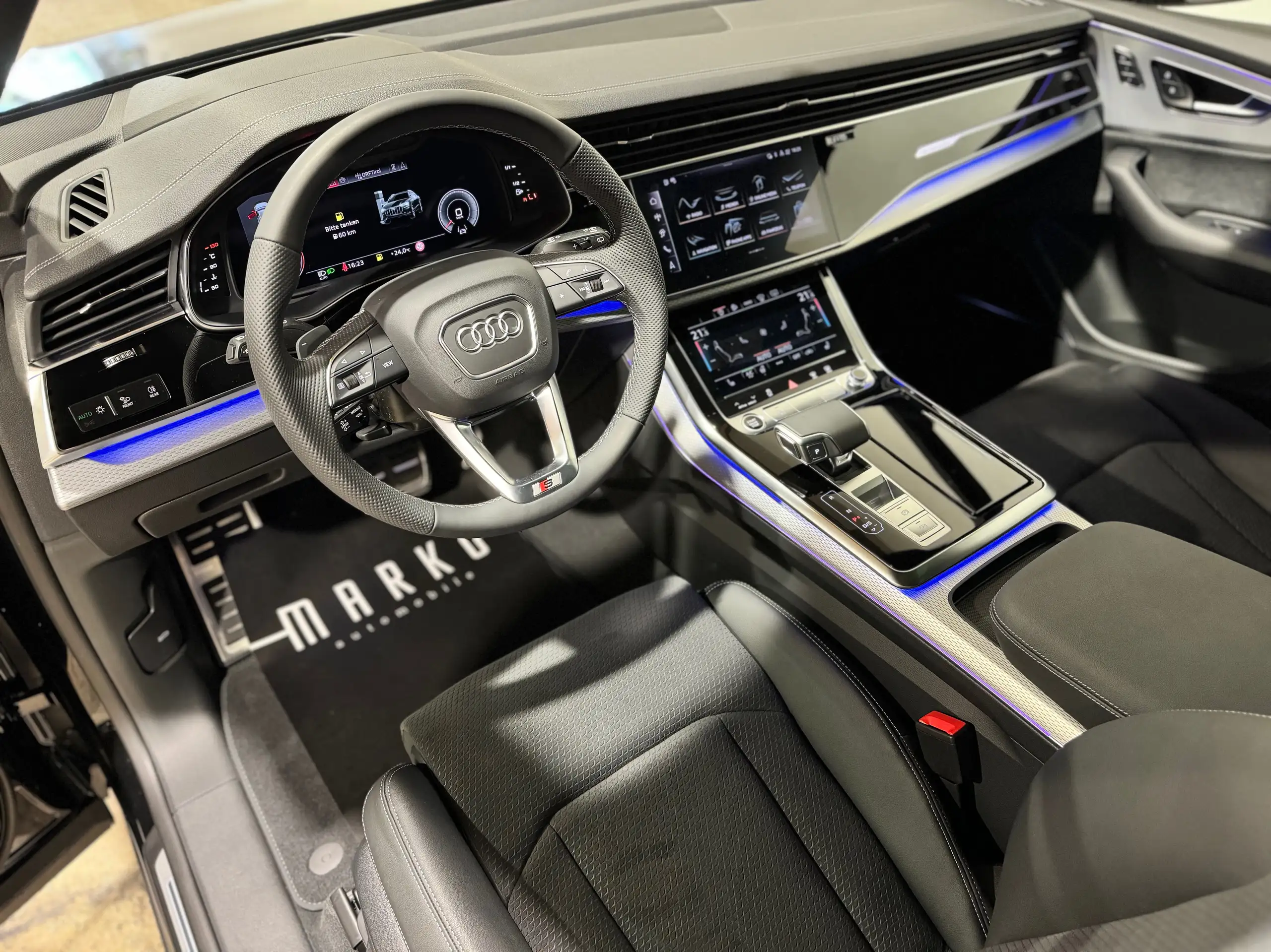 Audi - Q8