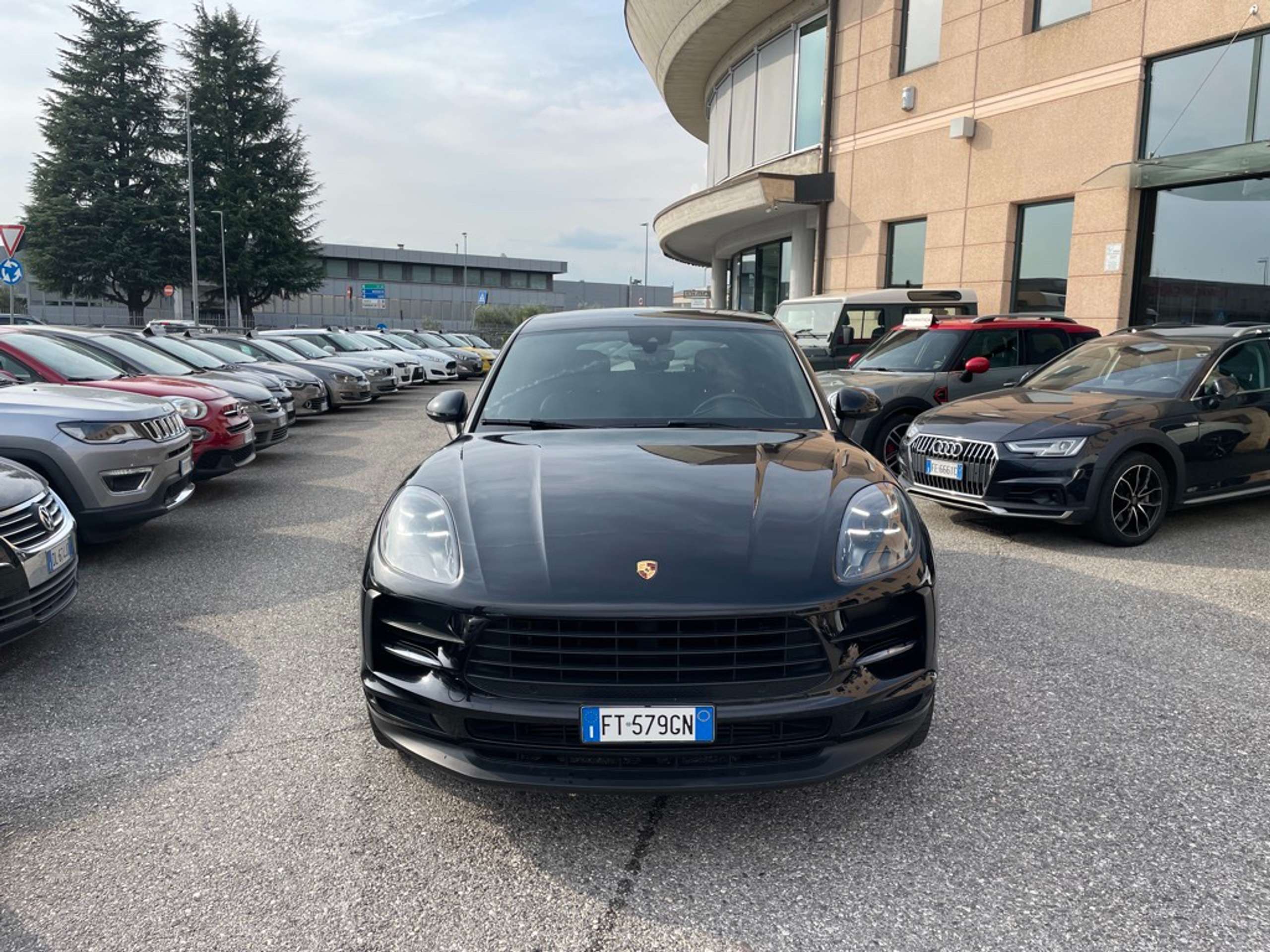 Porsche - Macan