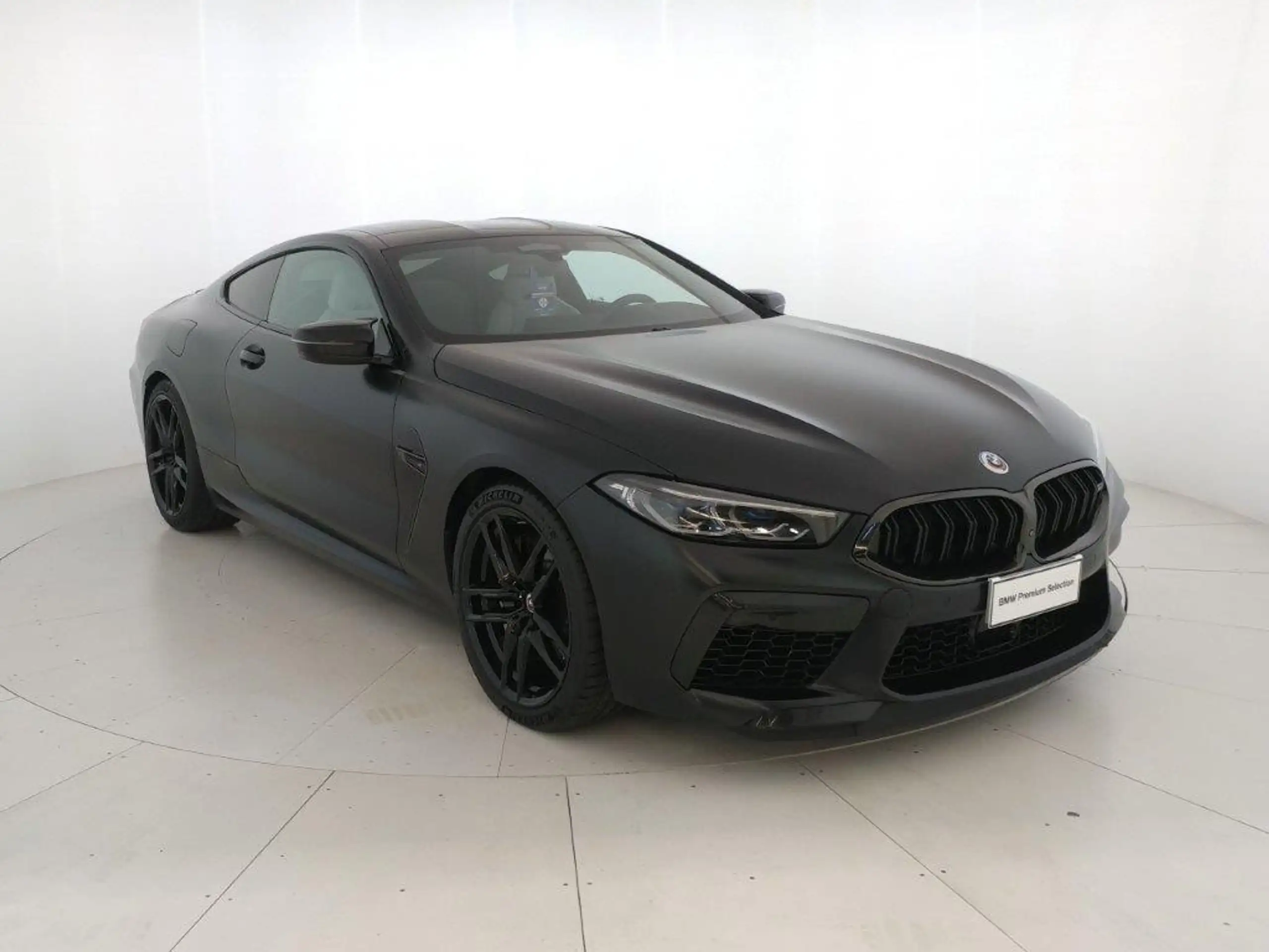 BMW - M8