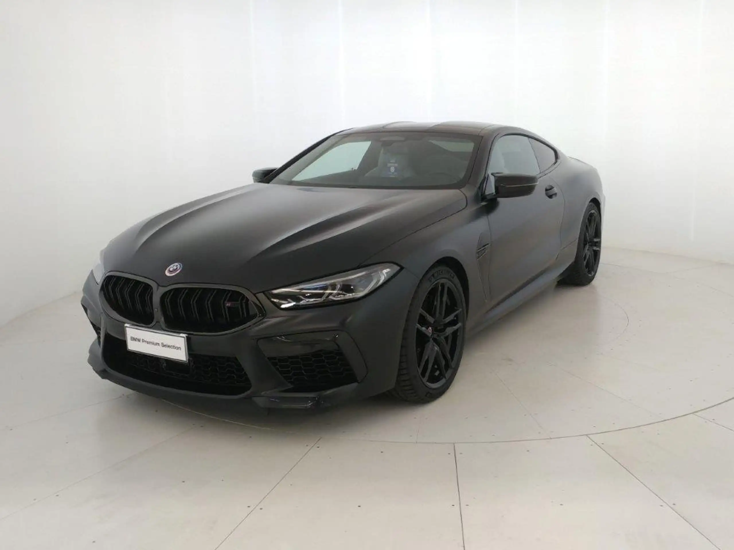 BMW - M8