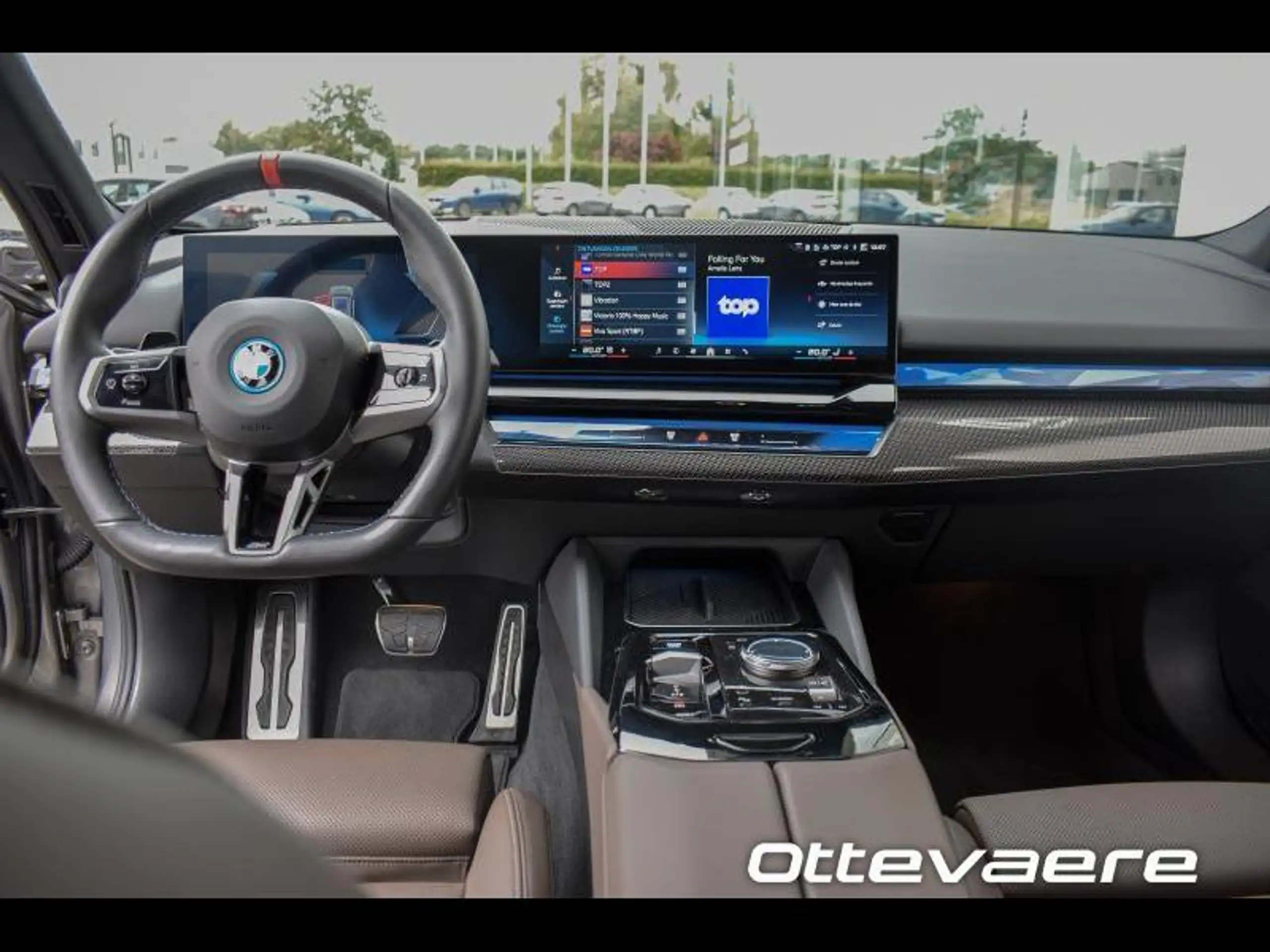 BMW - i5