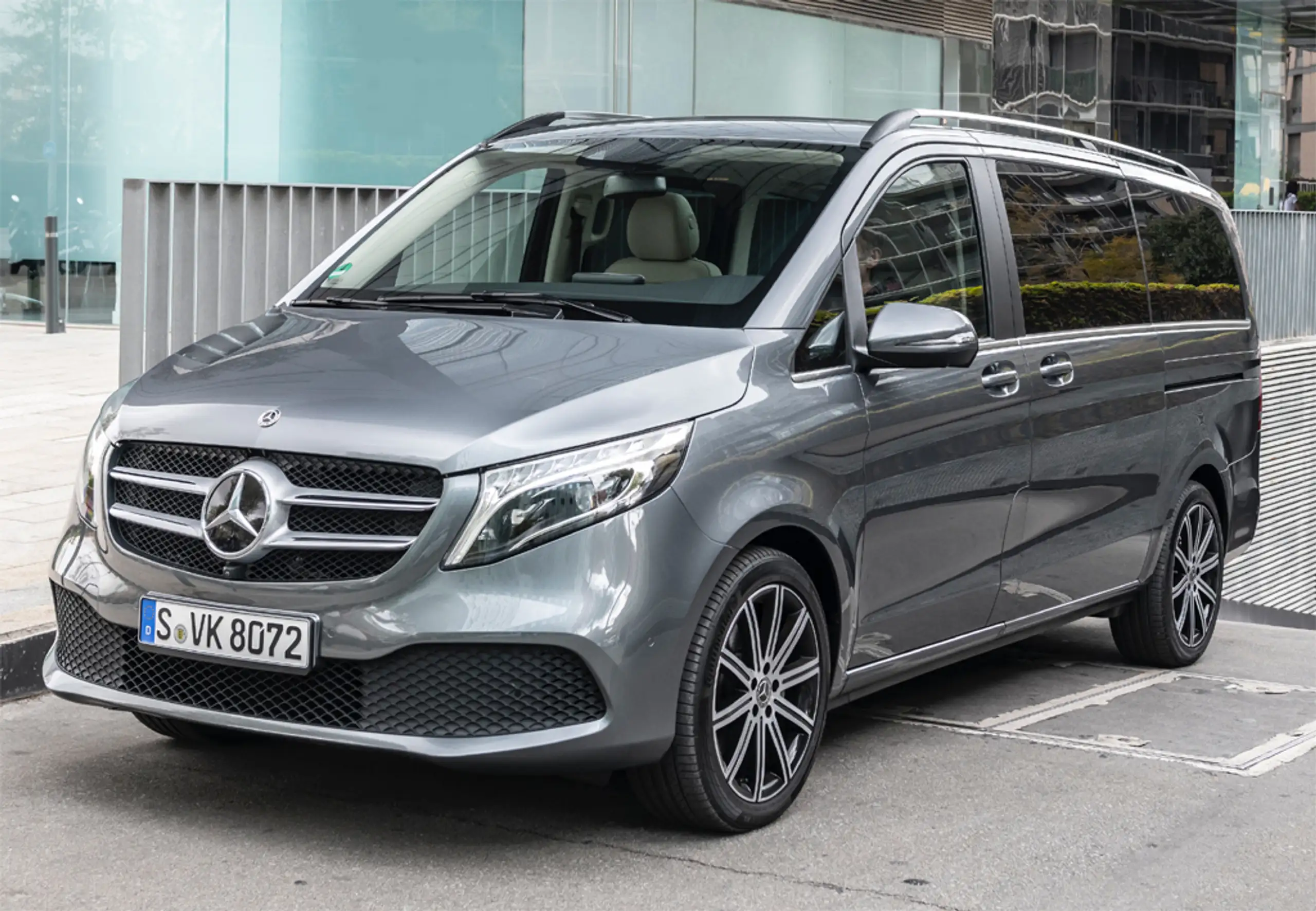 Mercedes-Benz - V 250