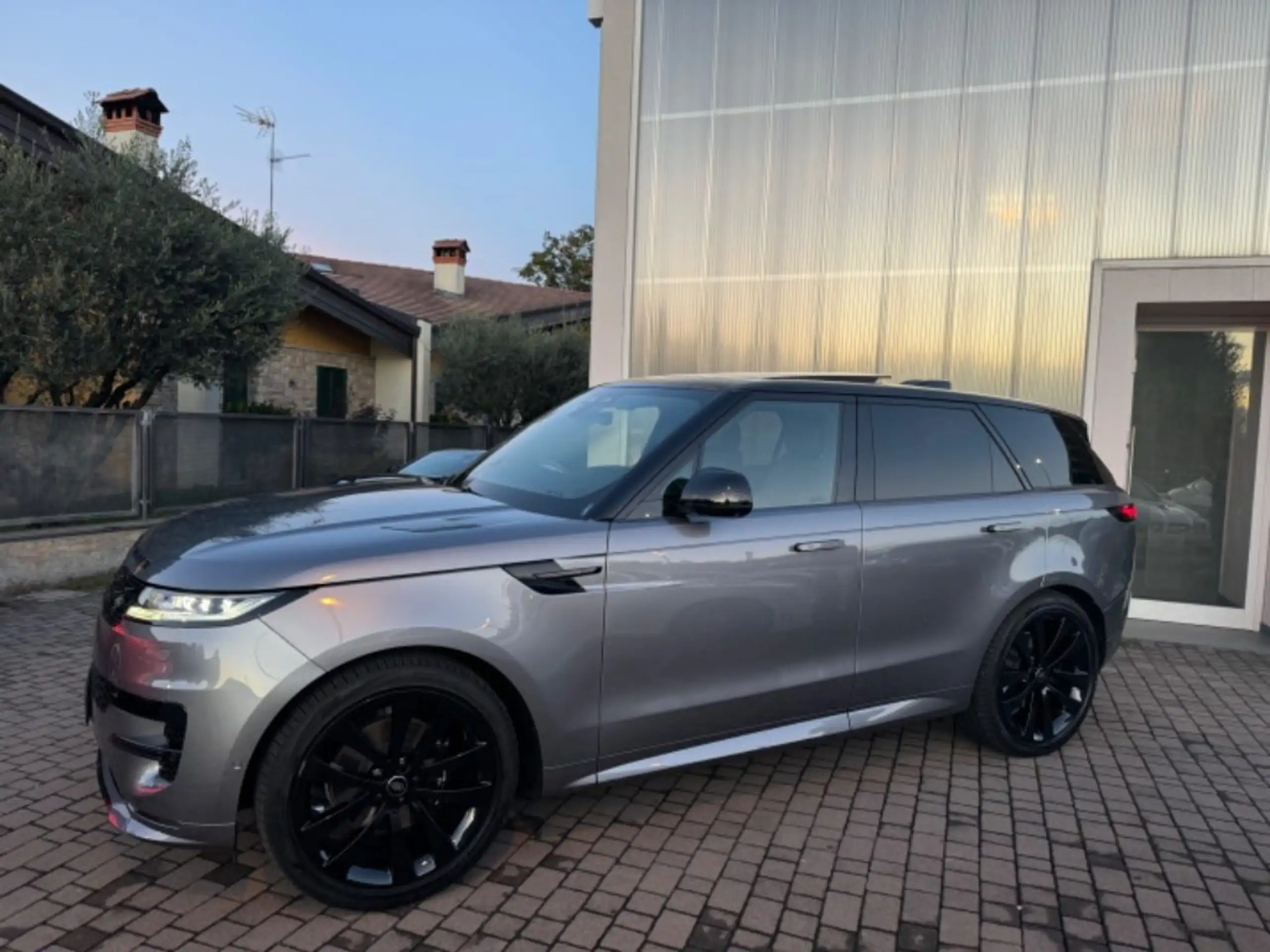 Land Rover - Range Rover Sport