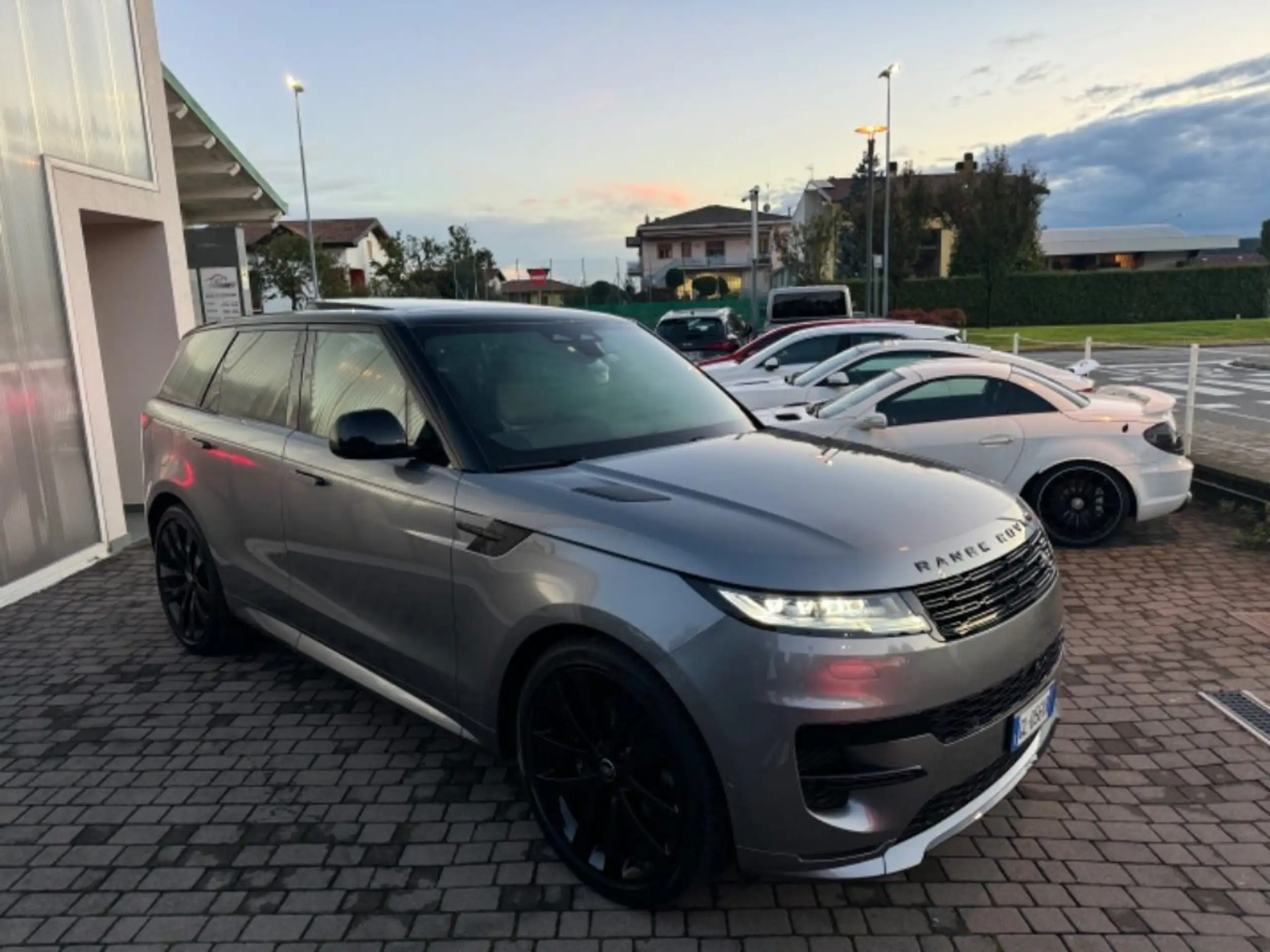 Land Rover - Range Rover Sport