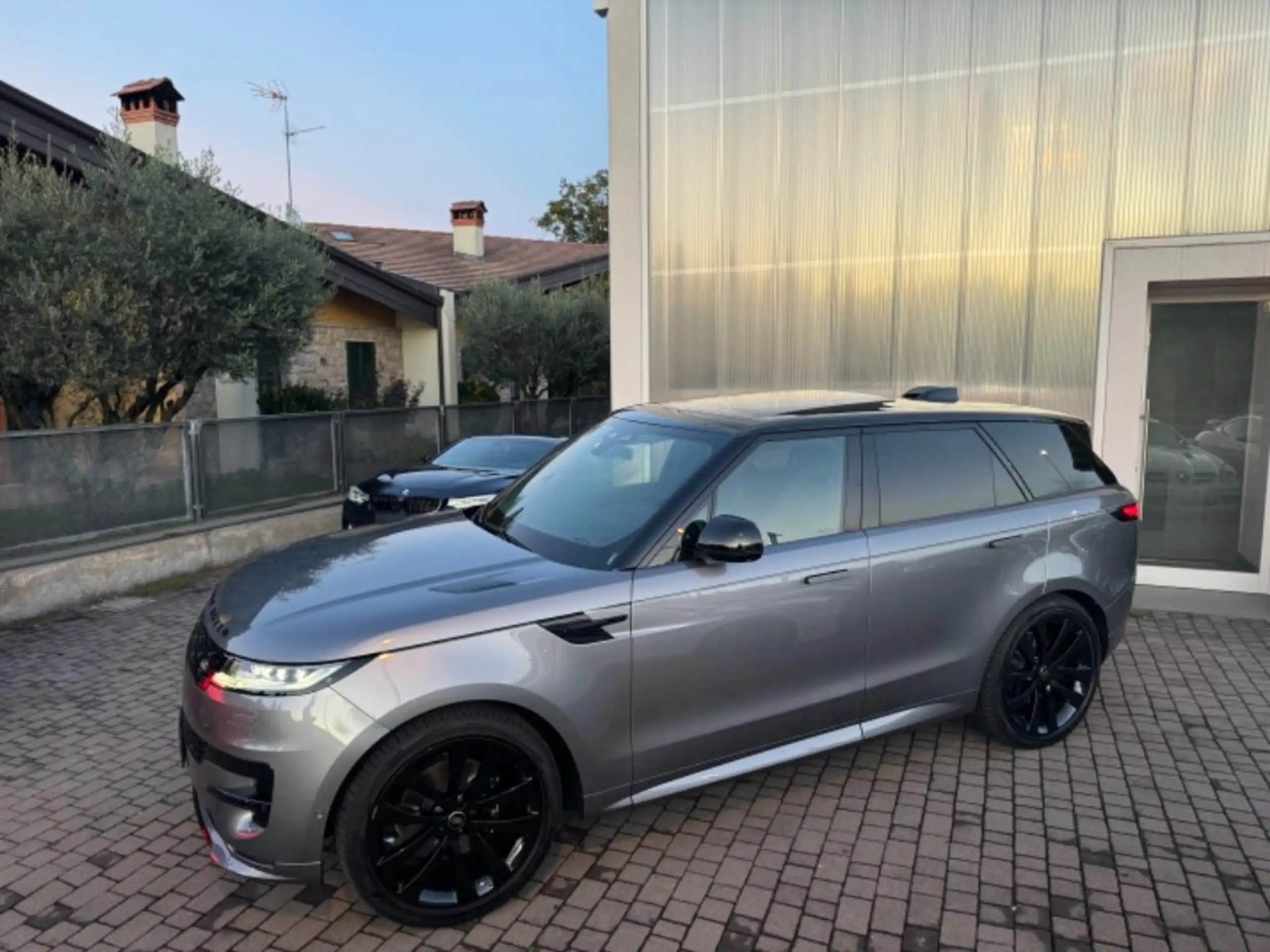 Land Rover - Range Rover Sport