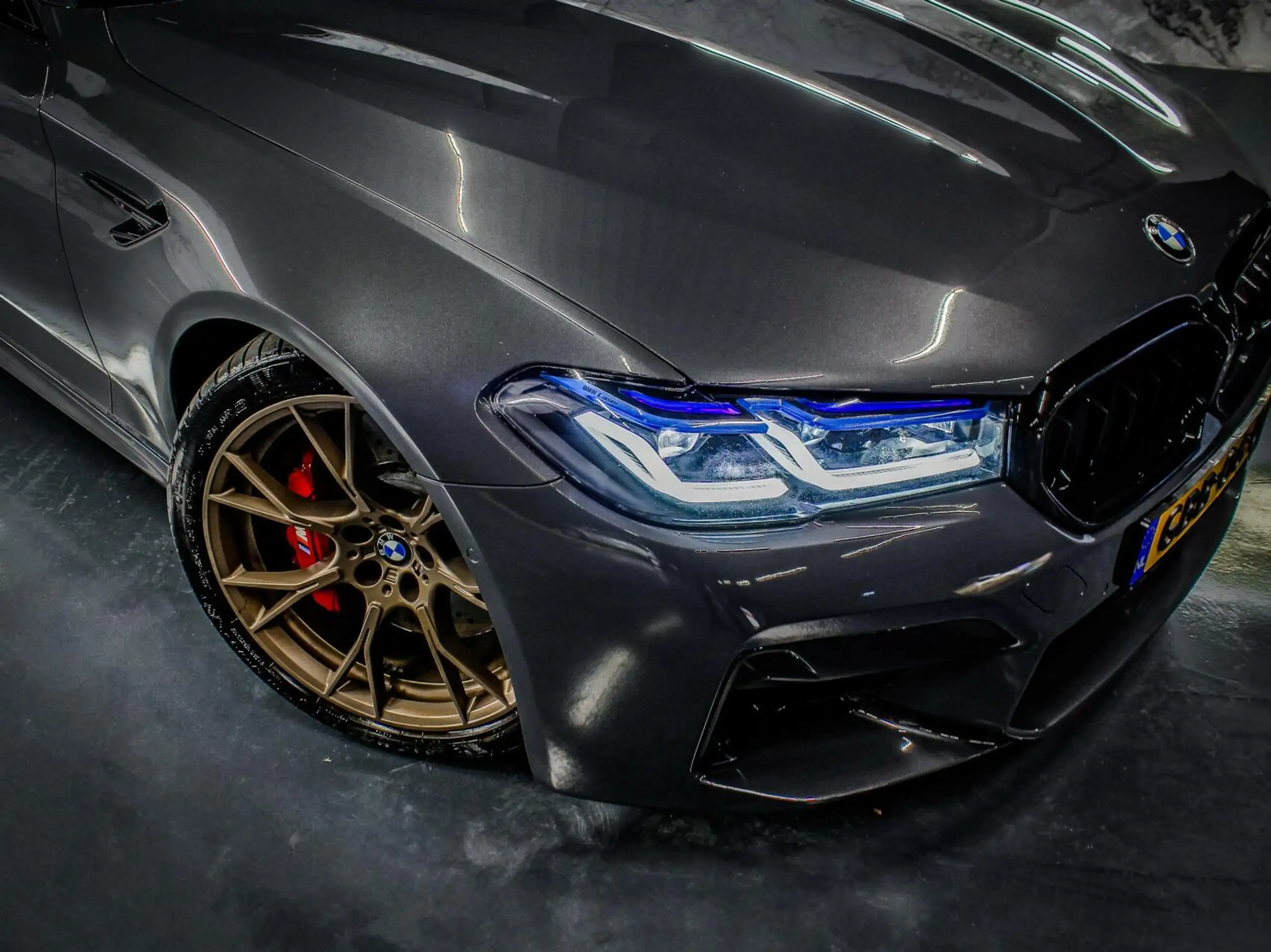 BMW - M5