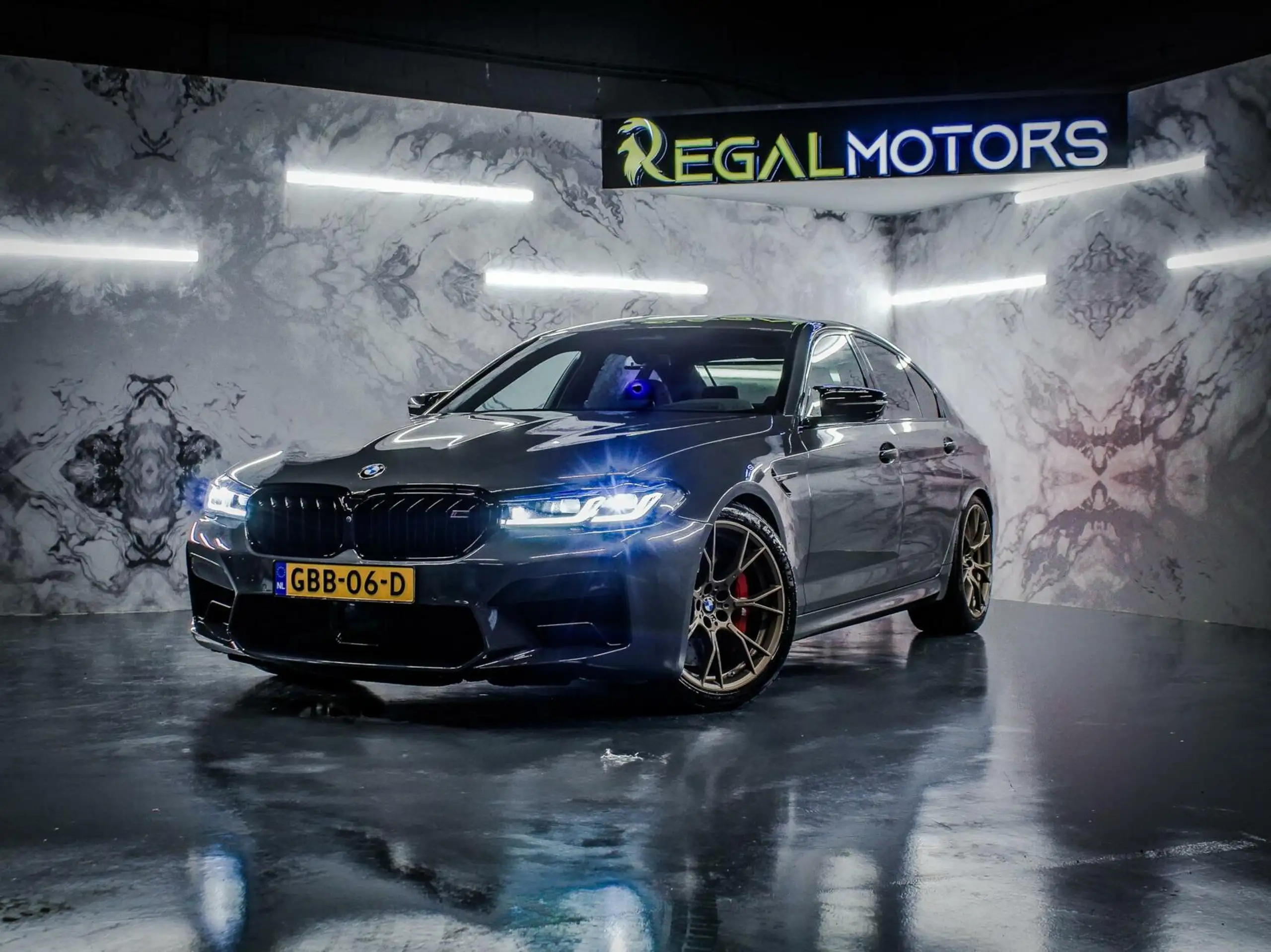 BMW - M5