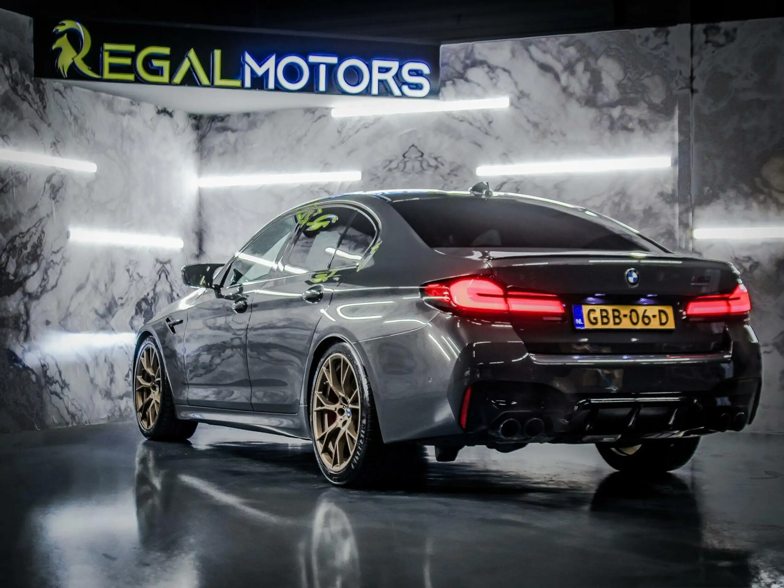 BMW - M5