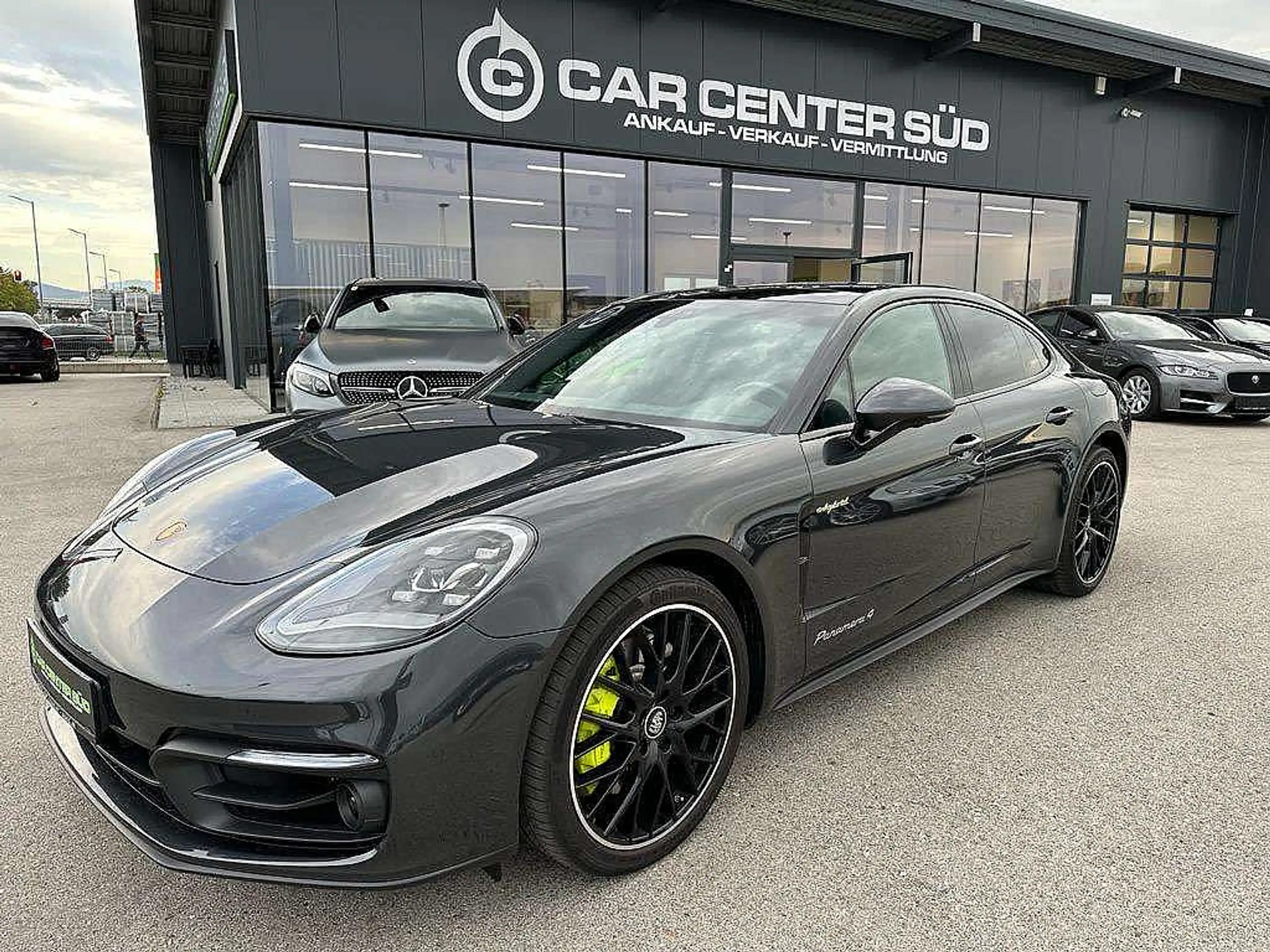 Porsche Panamera 2021