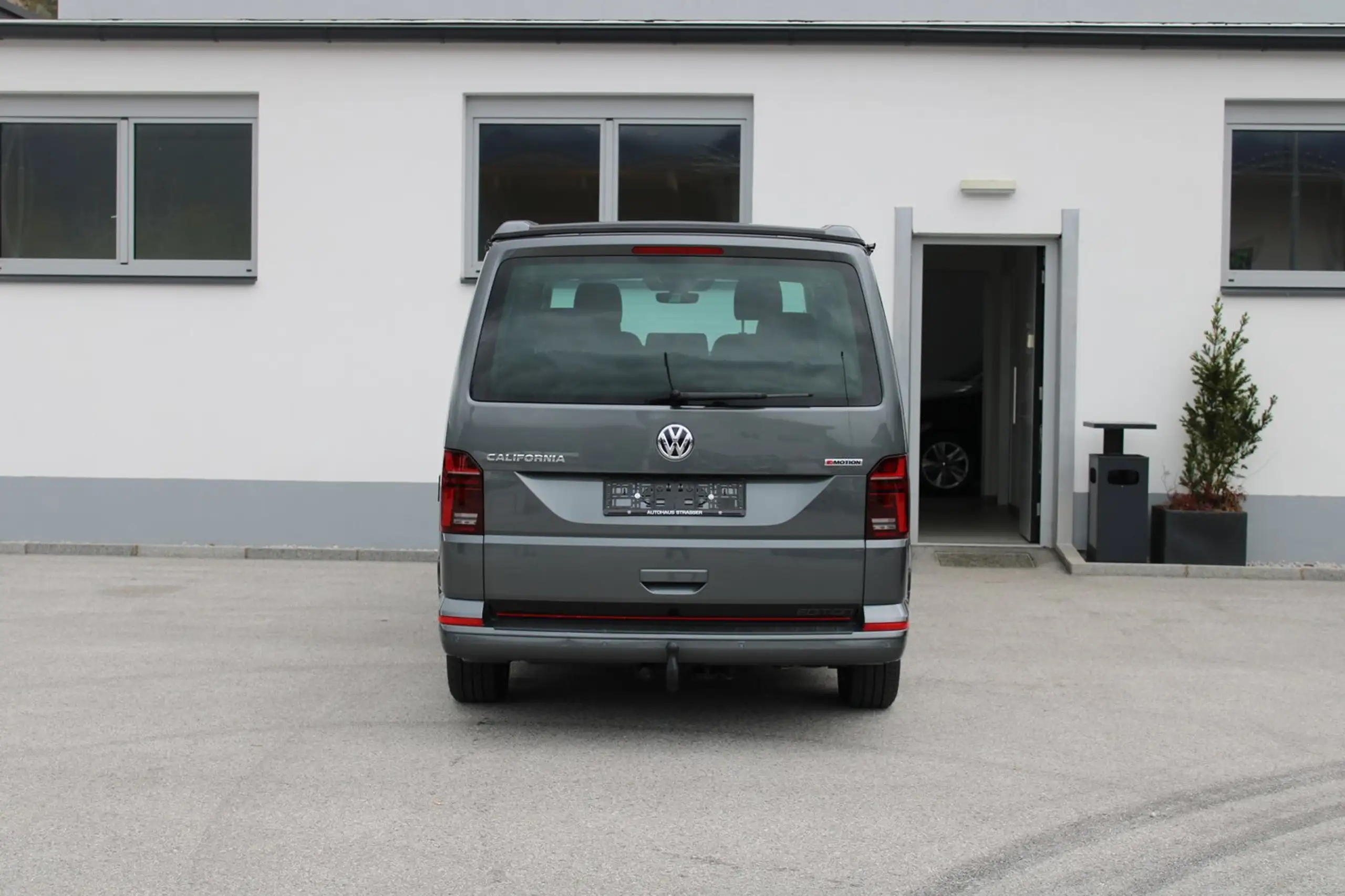 Volkswagen - T6.1 California