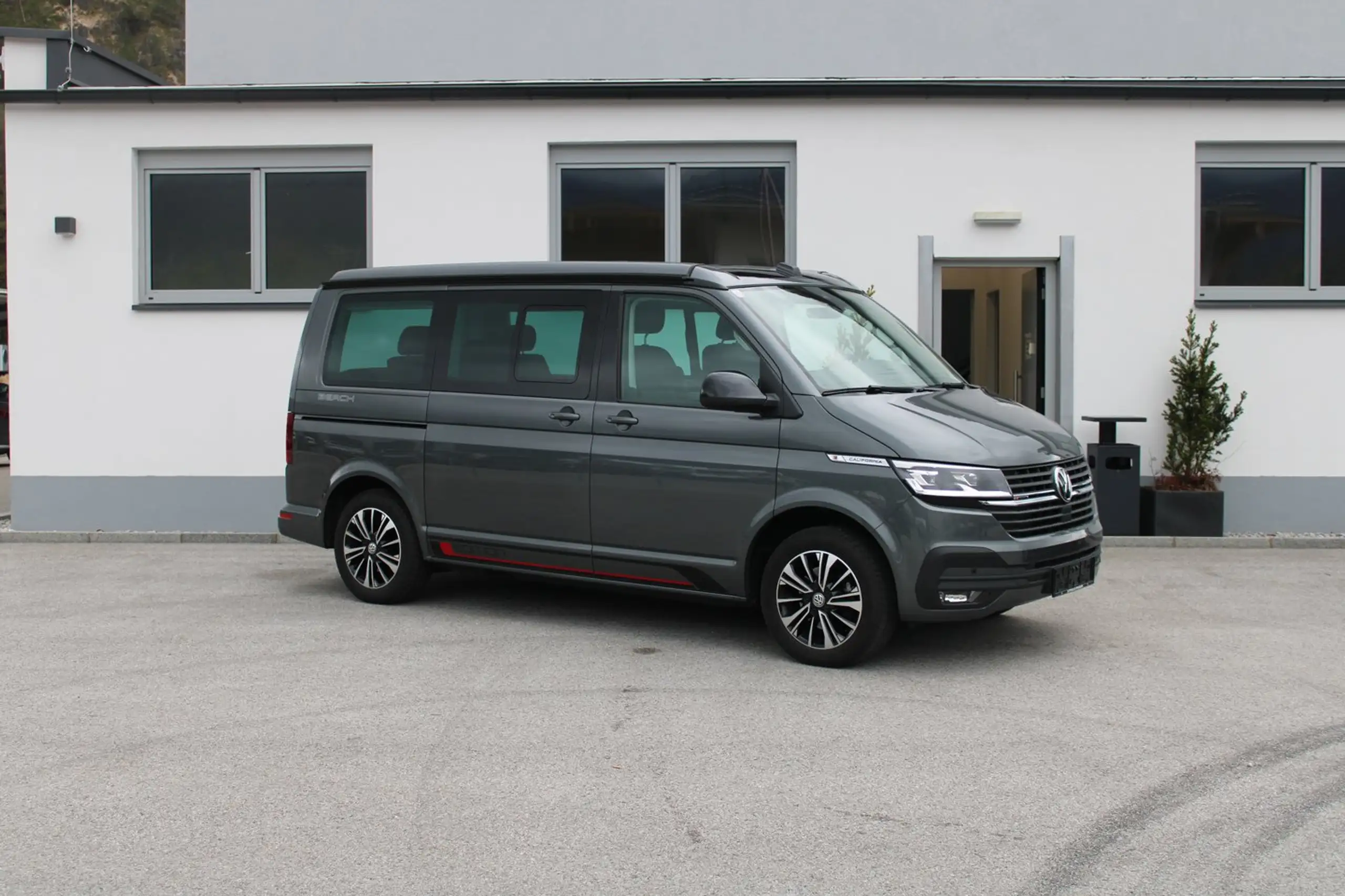 Volkswagen - T6.1 California