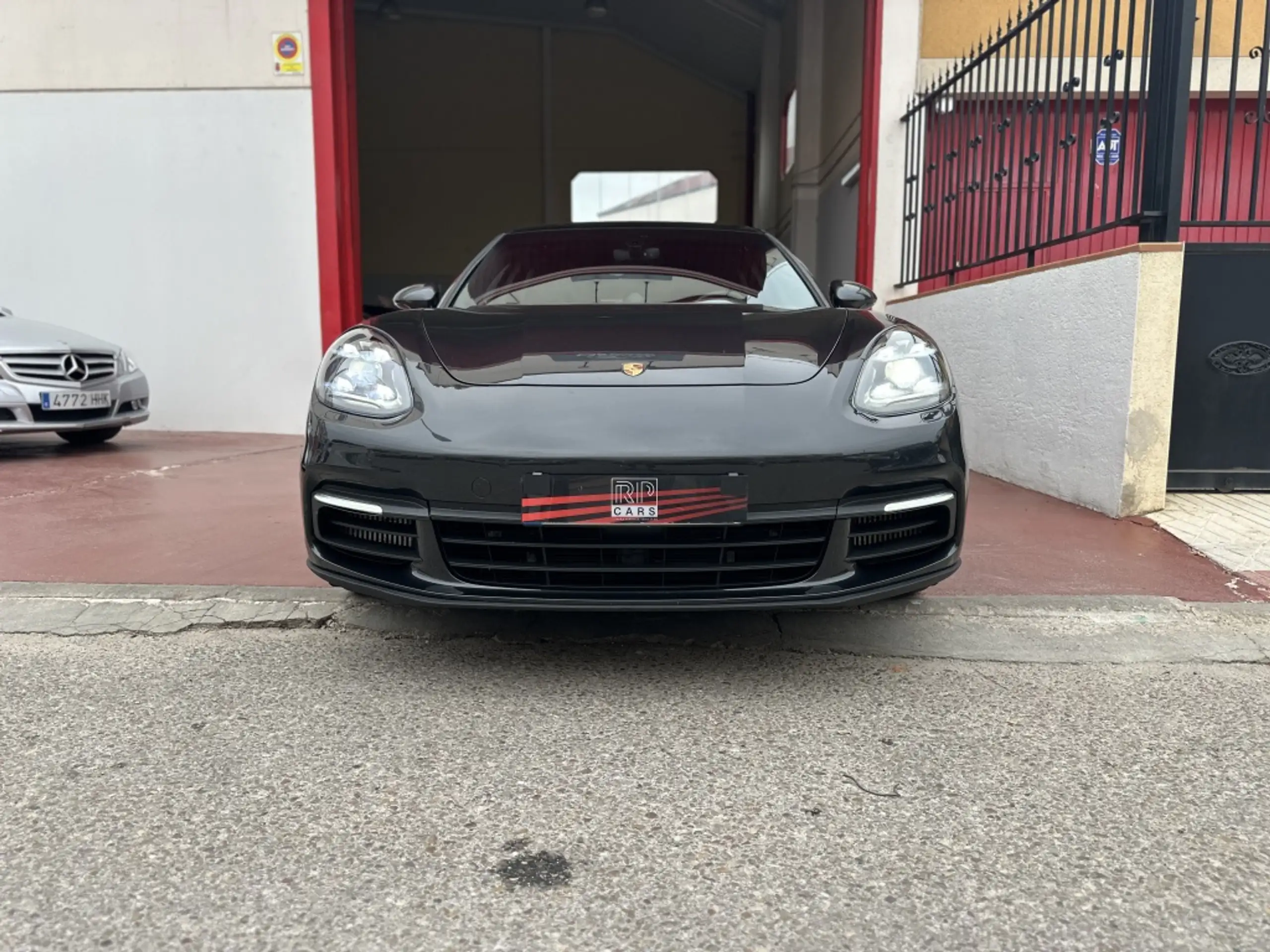 Porsche - Panamera