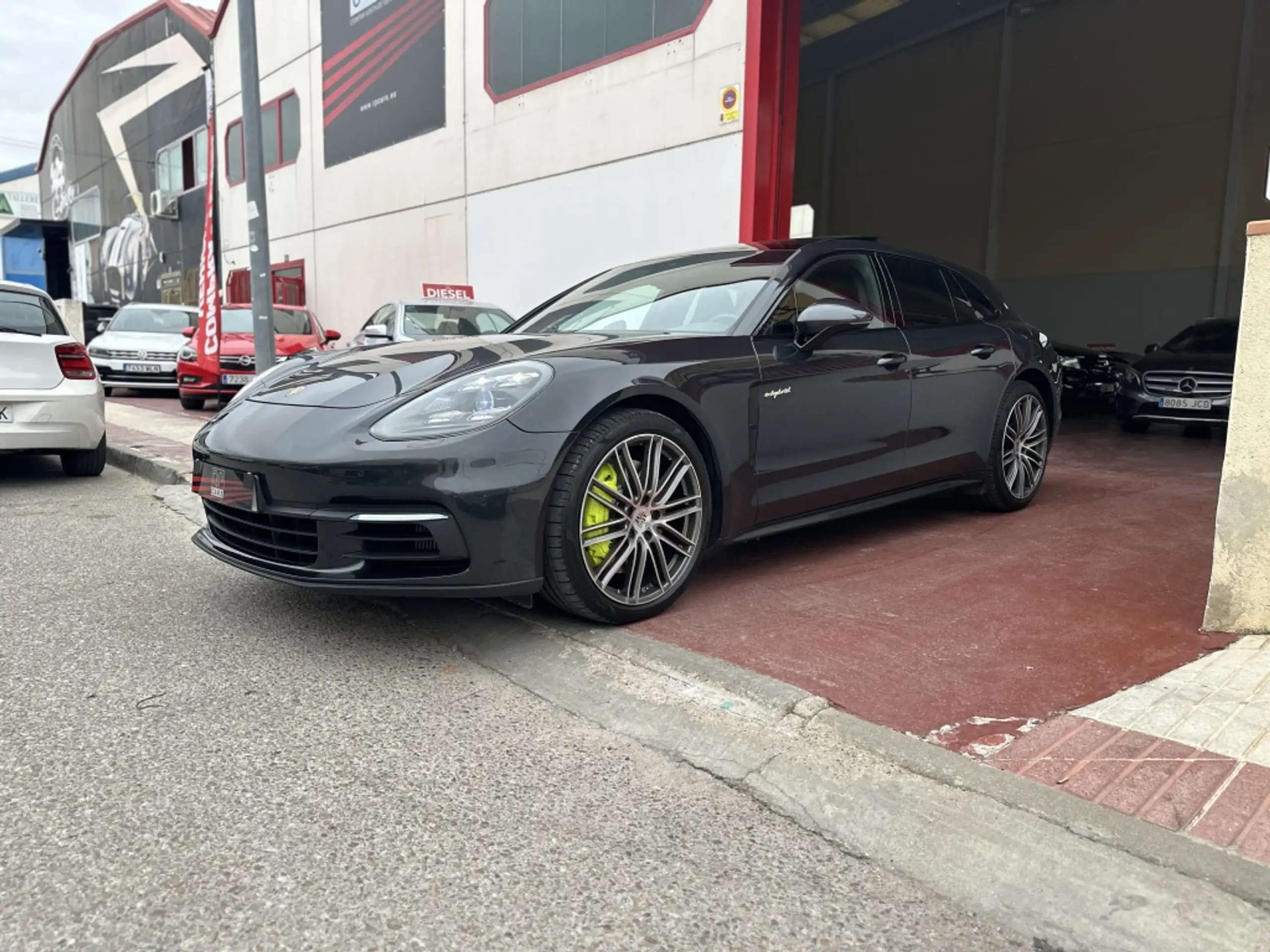 Porsche - Panamera