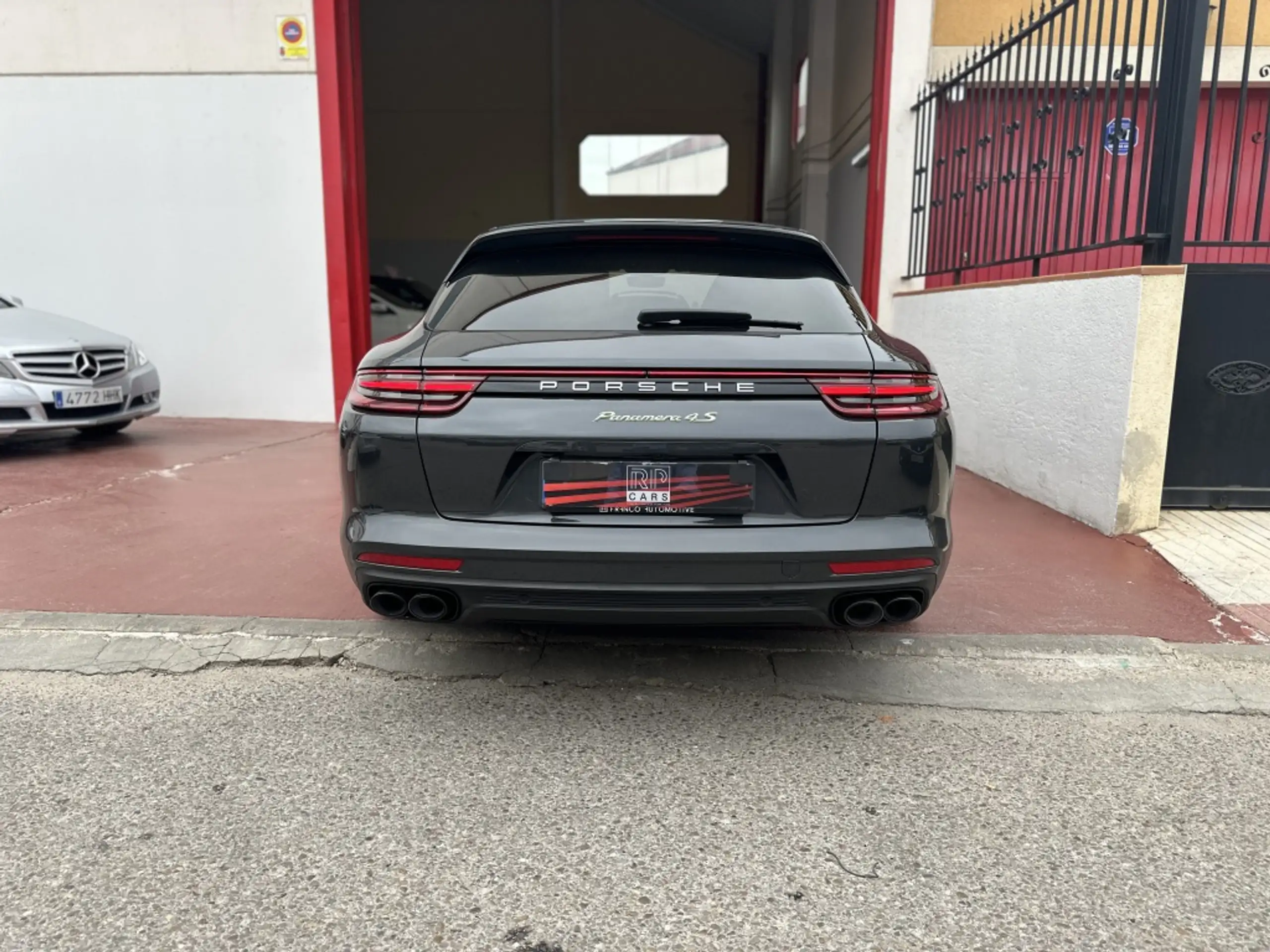 Porsche - Panamera