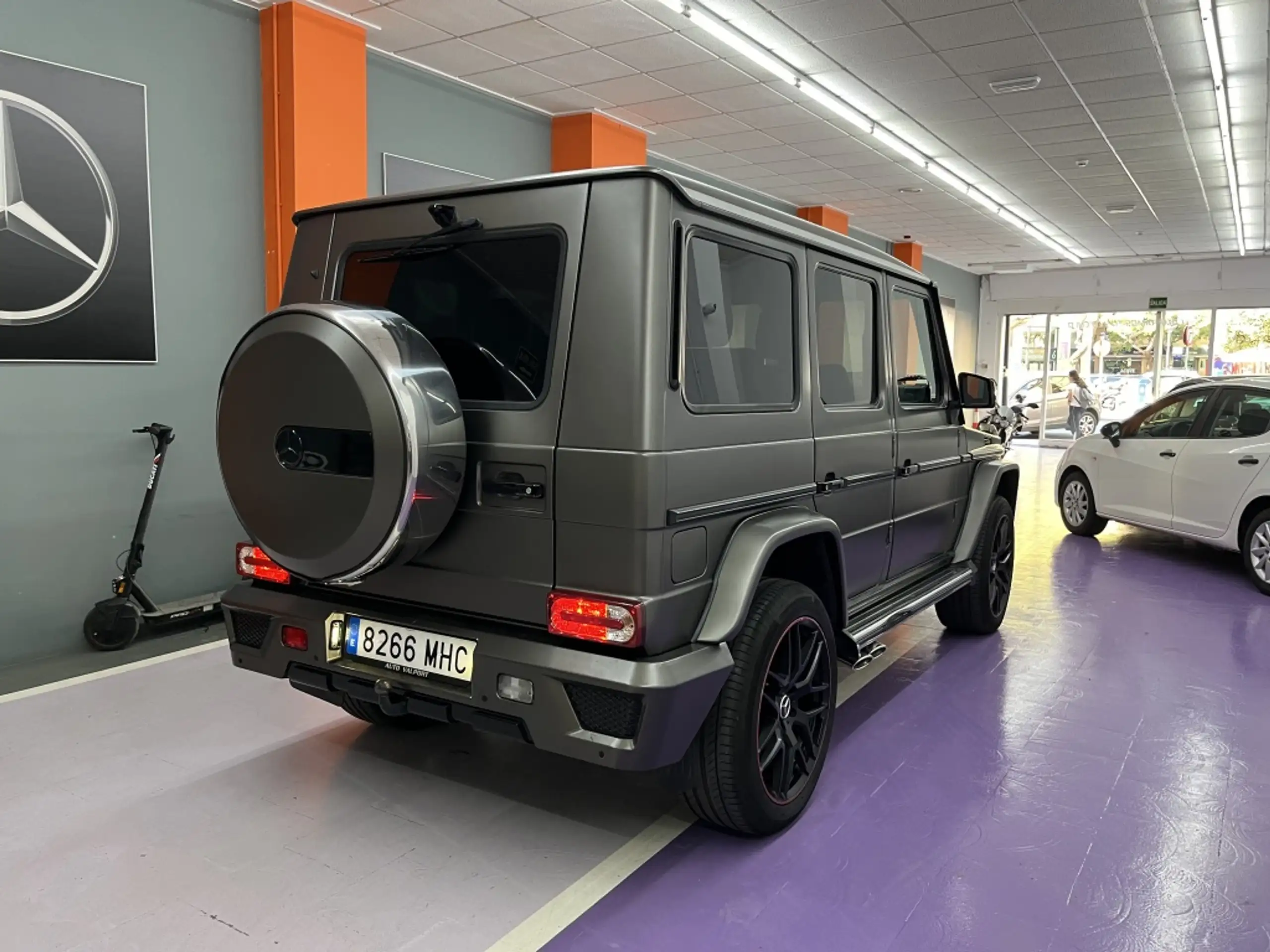 Mercedes-Benz - G 350