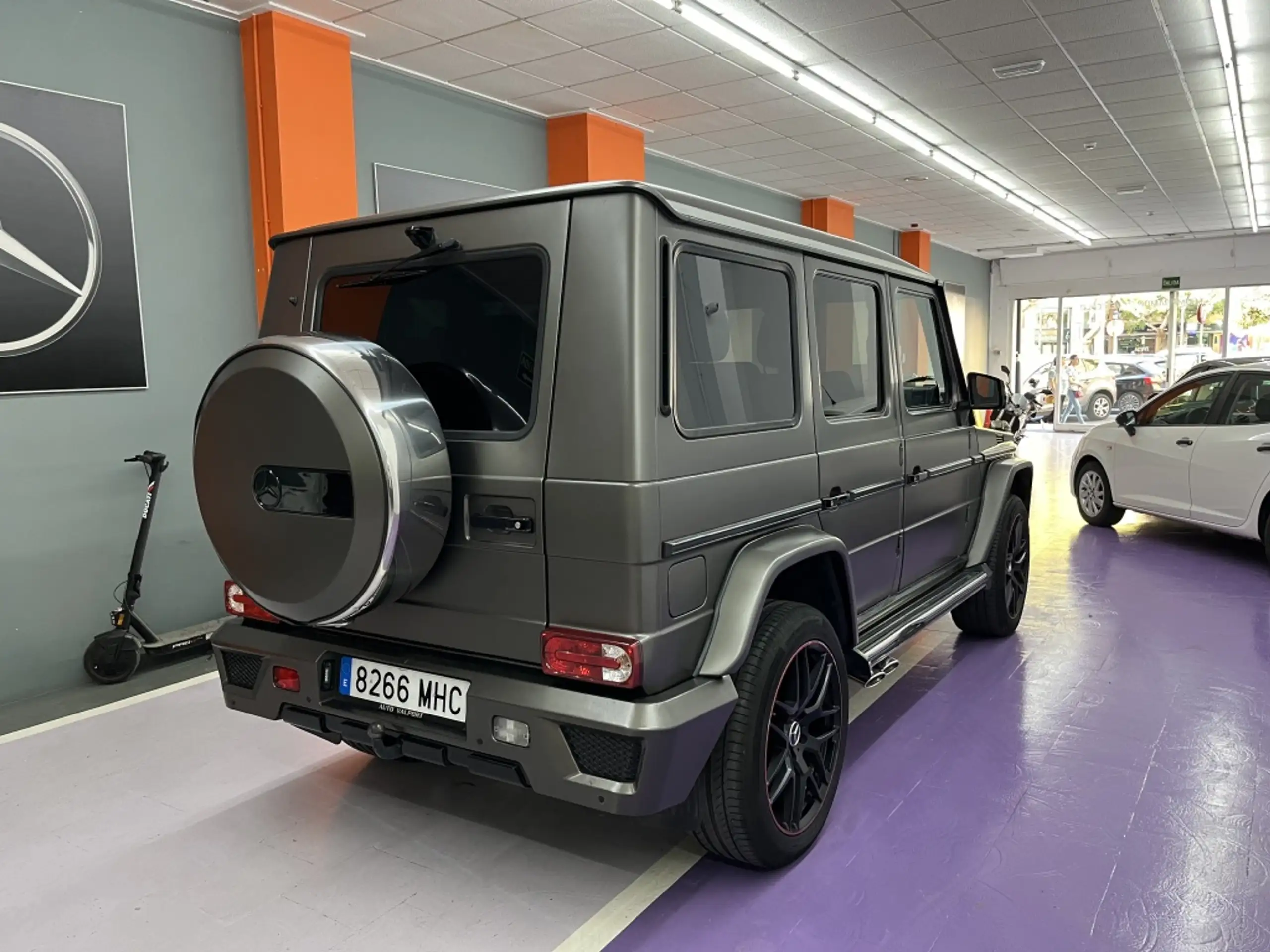 Mercedes-Benz - G 350