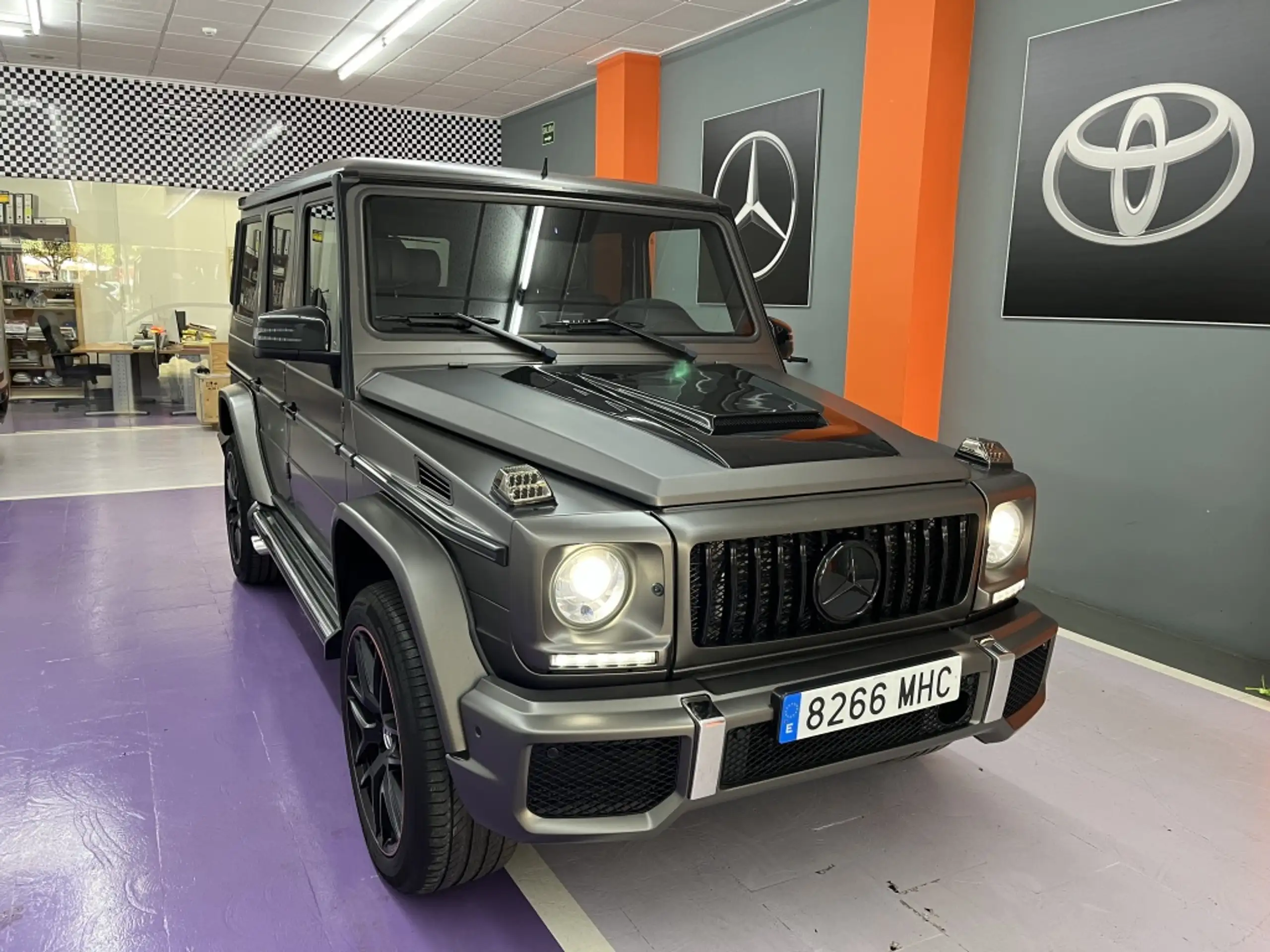 Mercedes-Benz - G 350