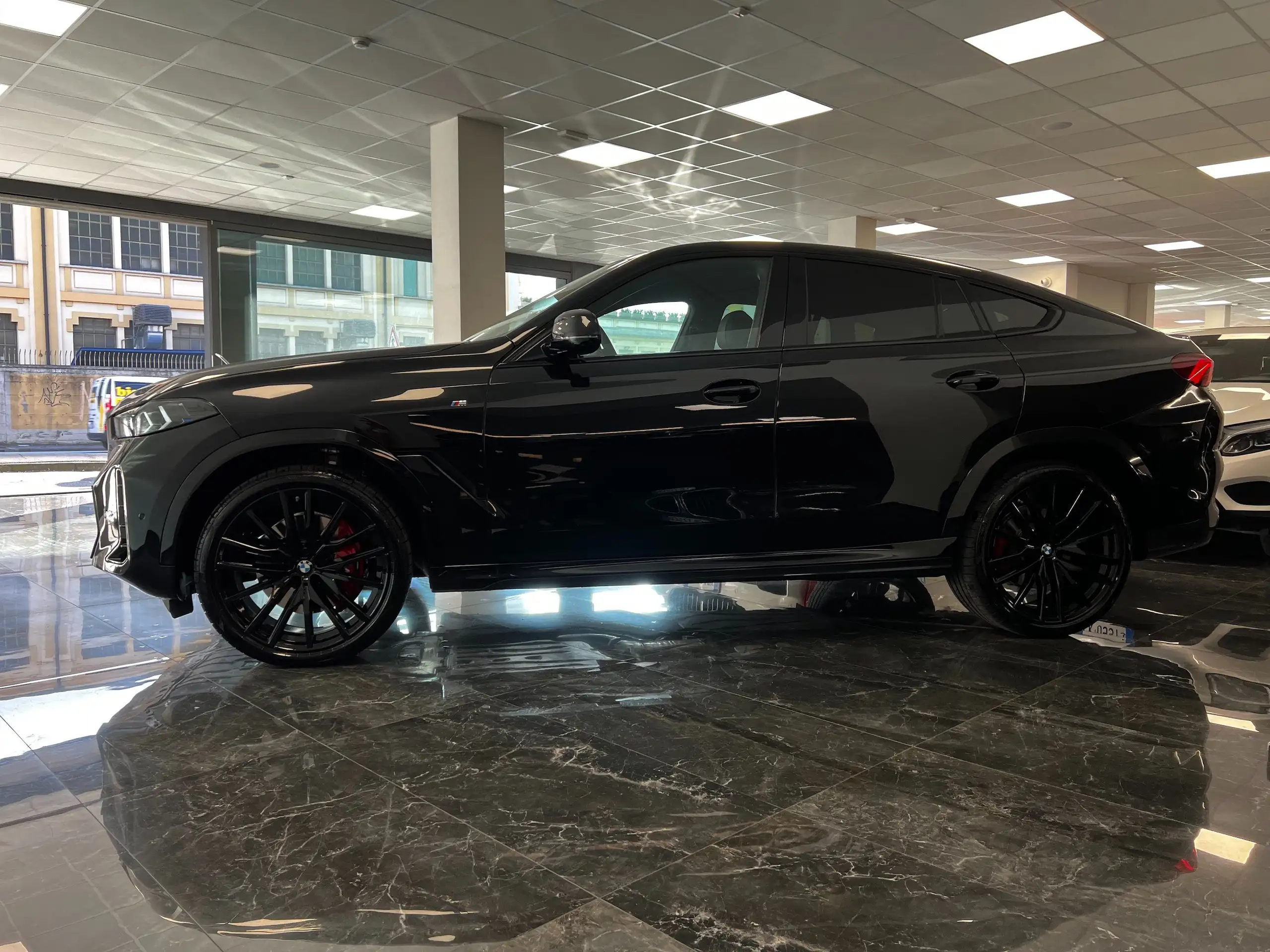 BMW - X6