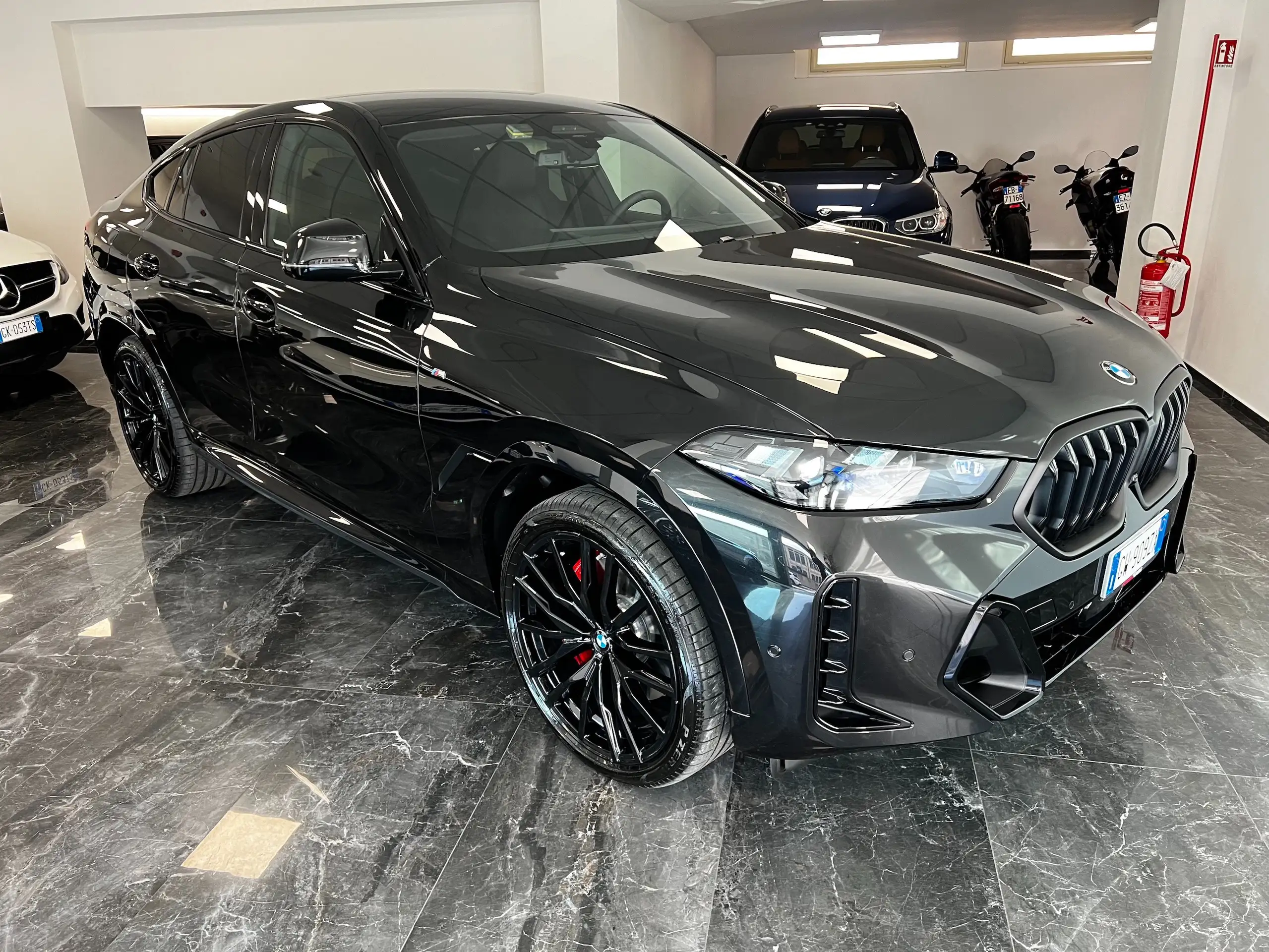 BMW - X6