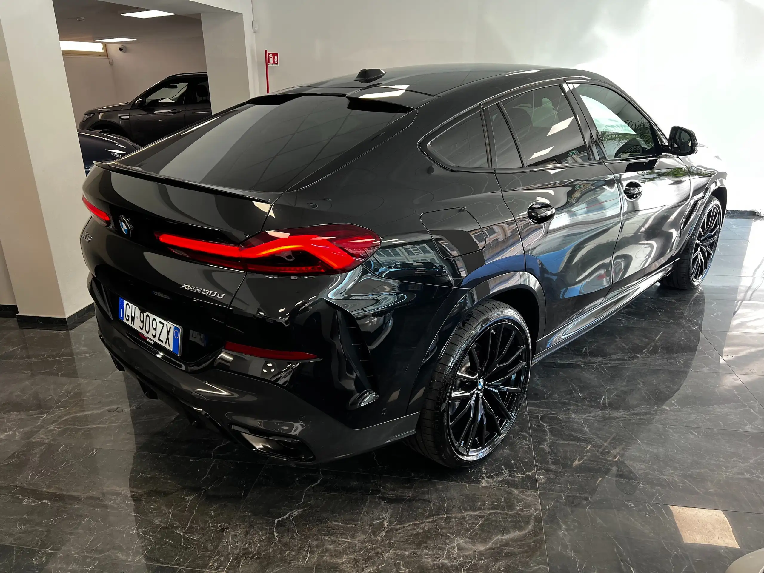 BMW - X6