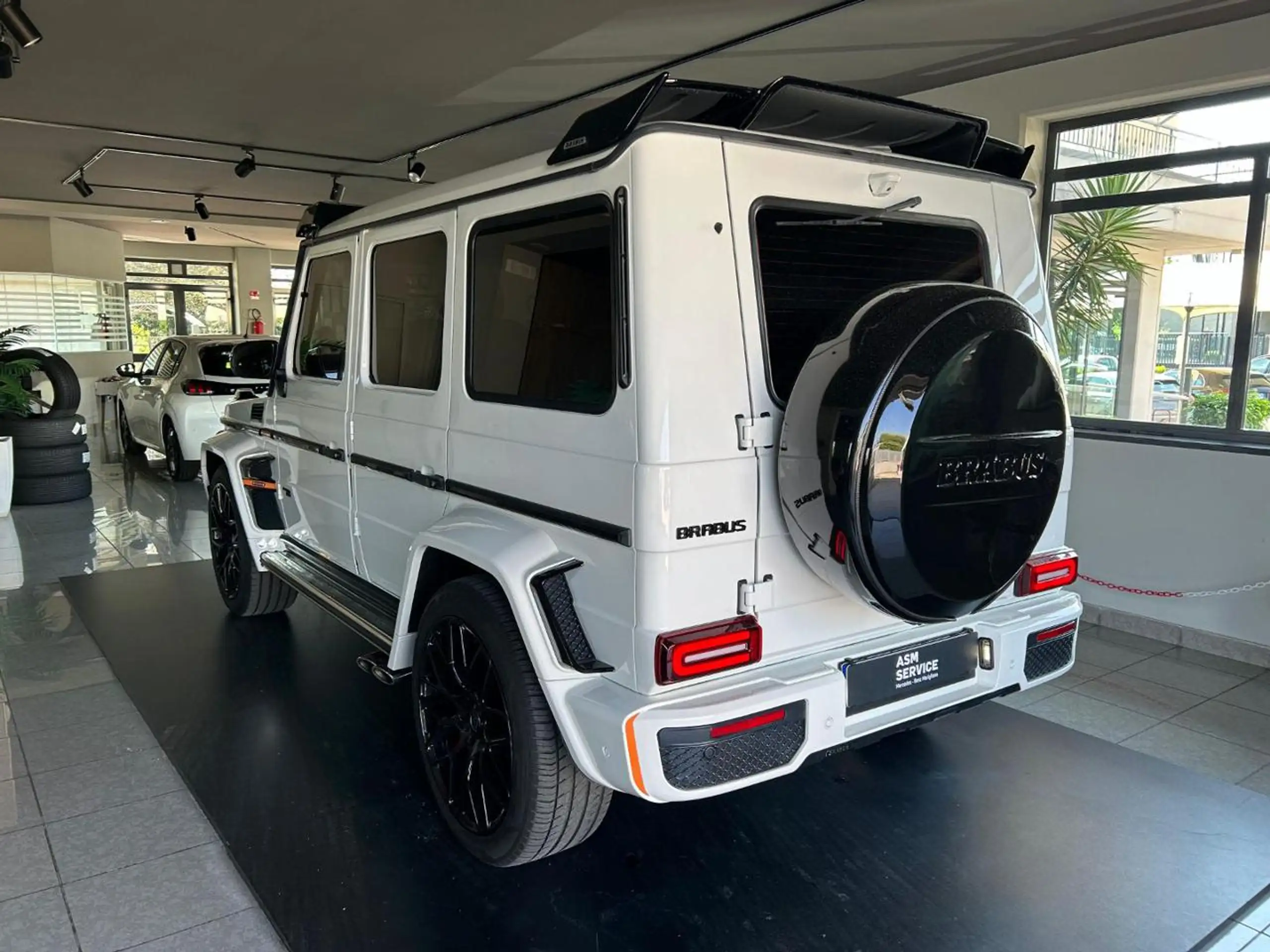 Mercedes-Benz - G 500