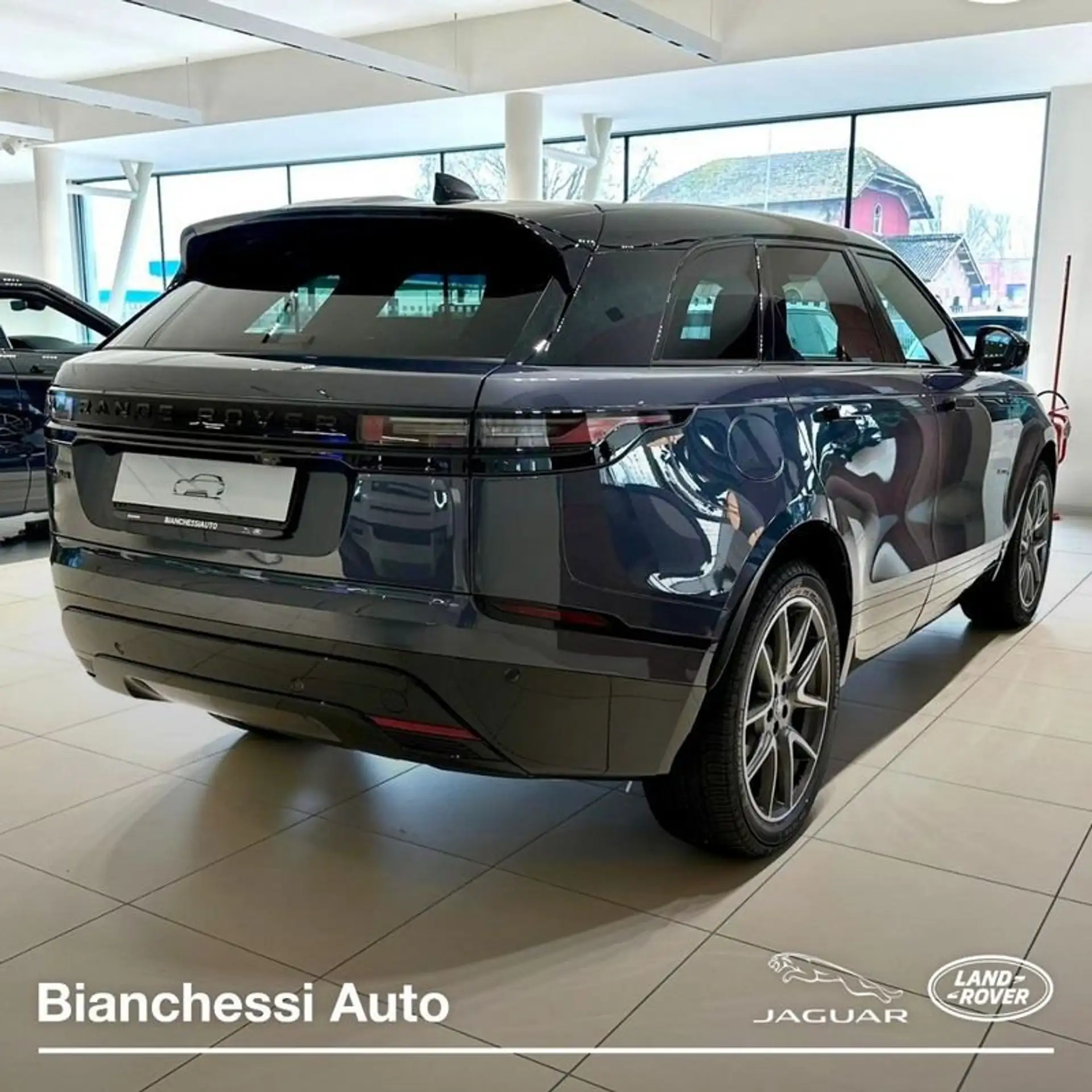 Land Rover - Range Rover Velar