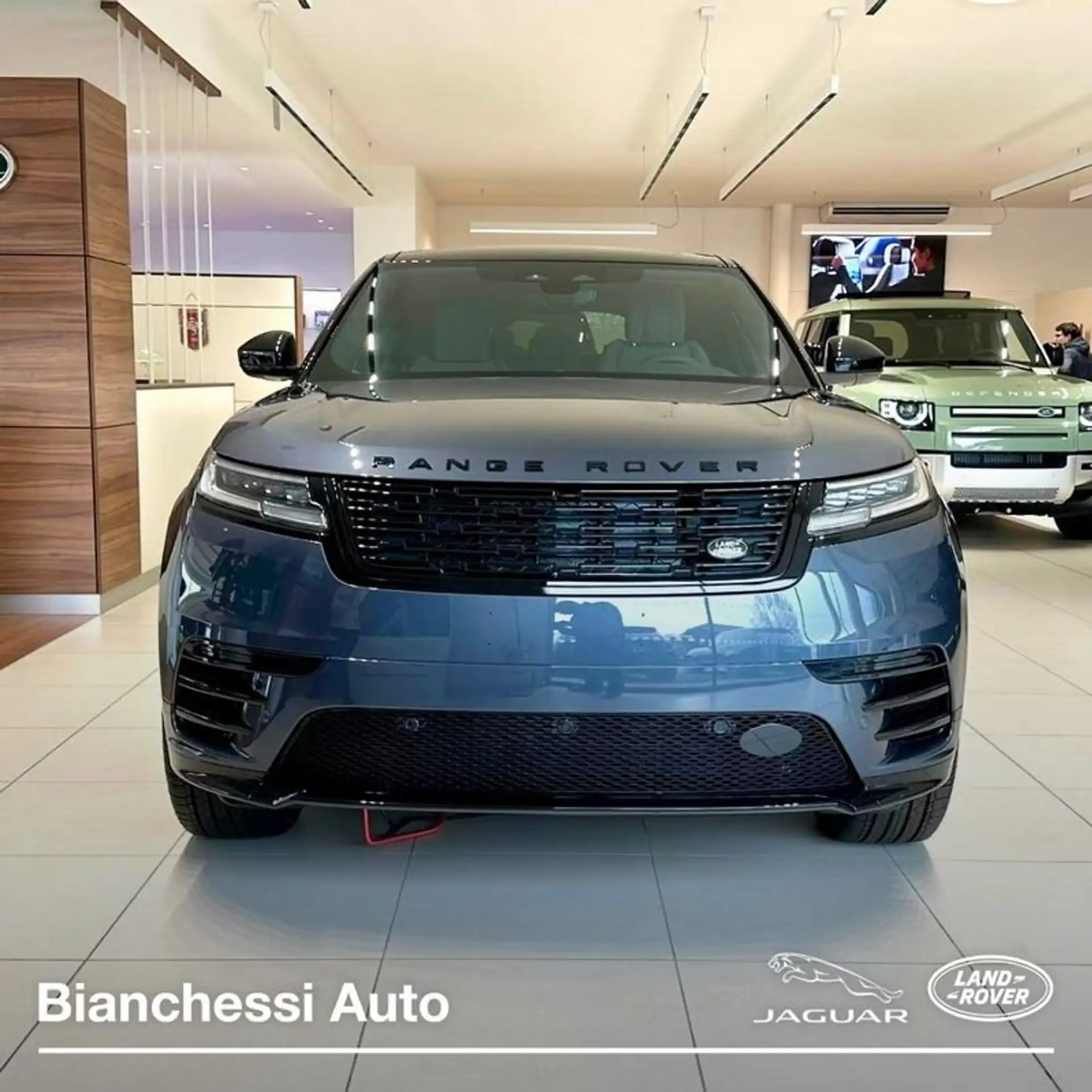 Land Rover - Range Rover Velar