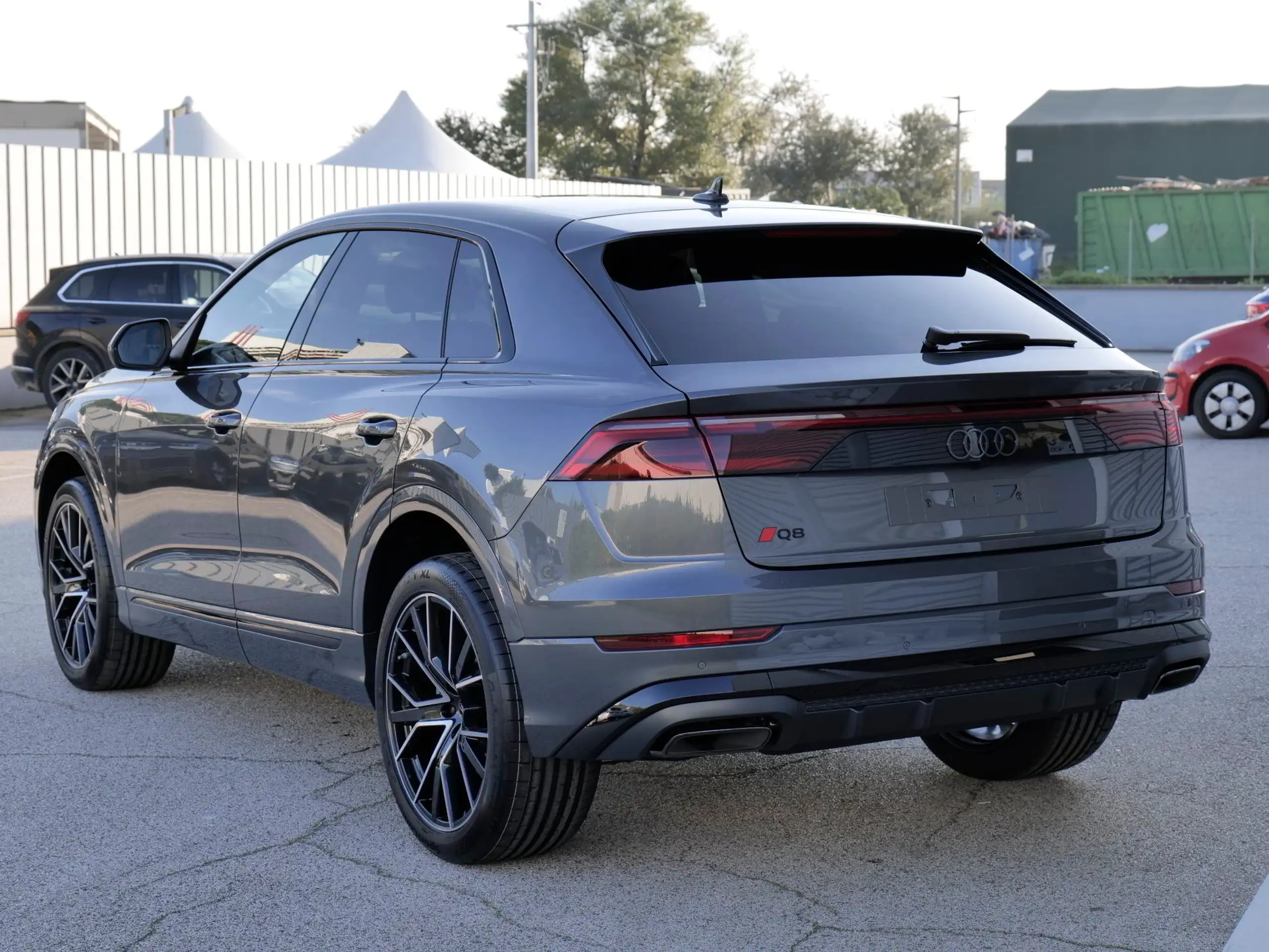 Audi - Q8