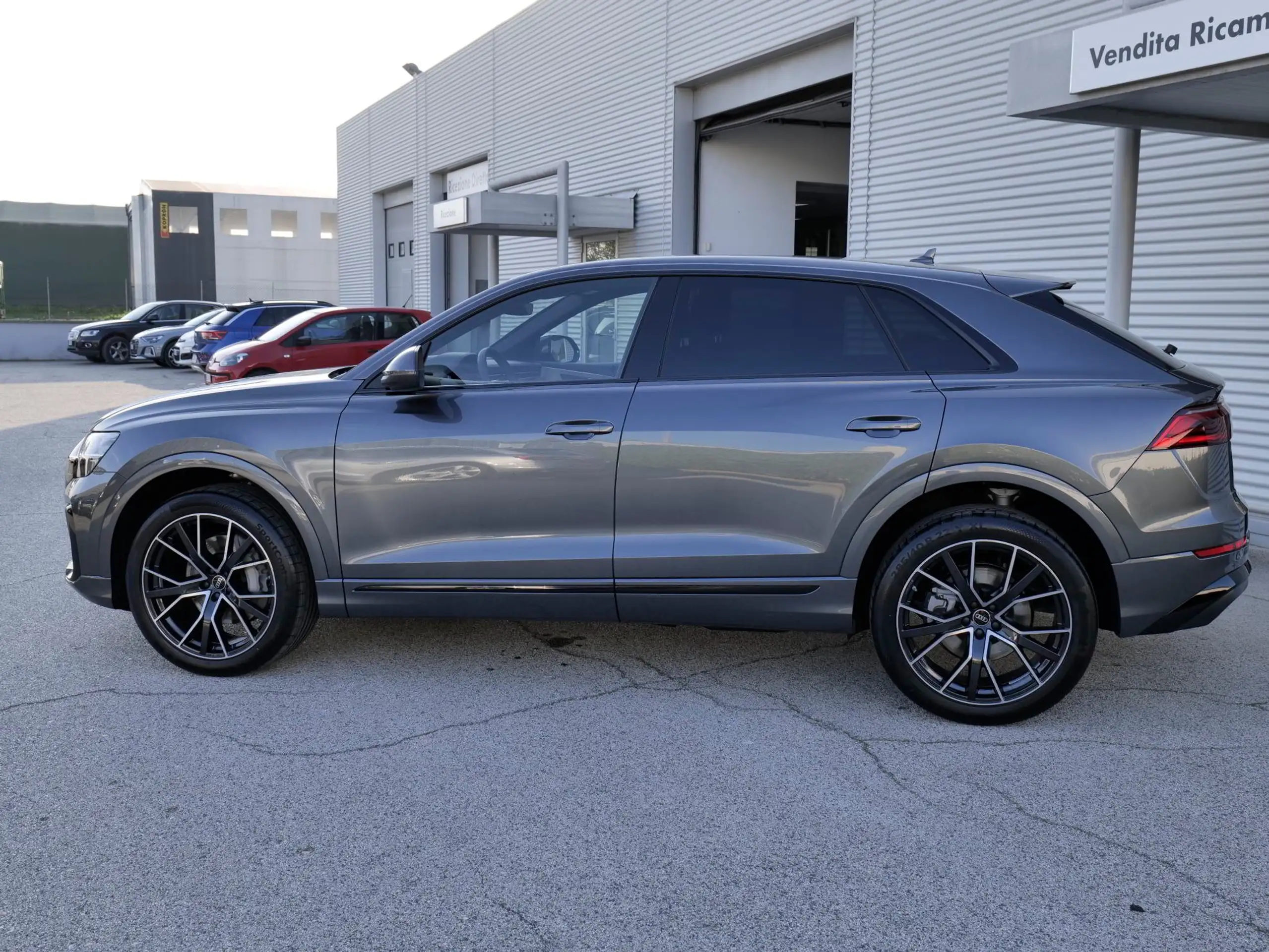 Audi - Q8