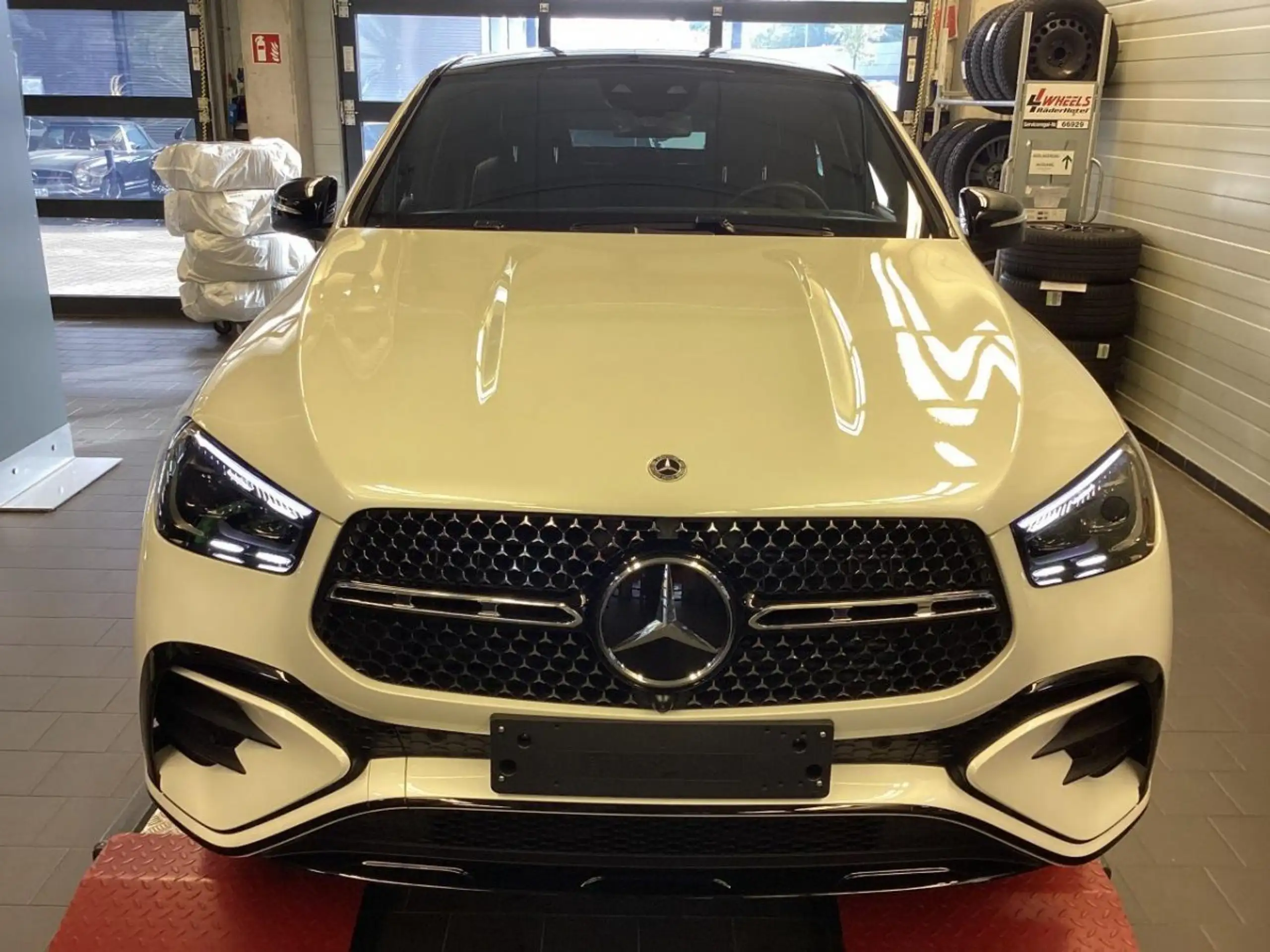 Mercedes-Benz - GLE 350