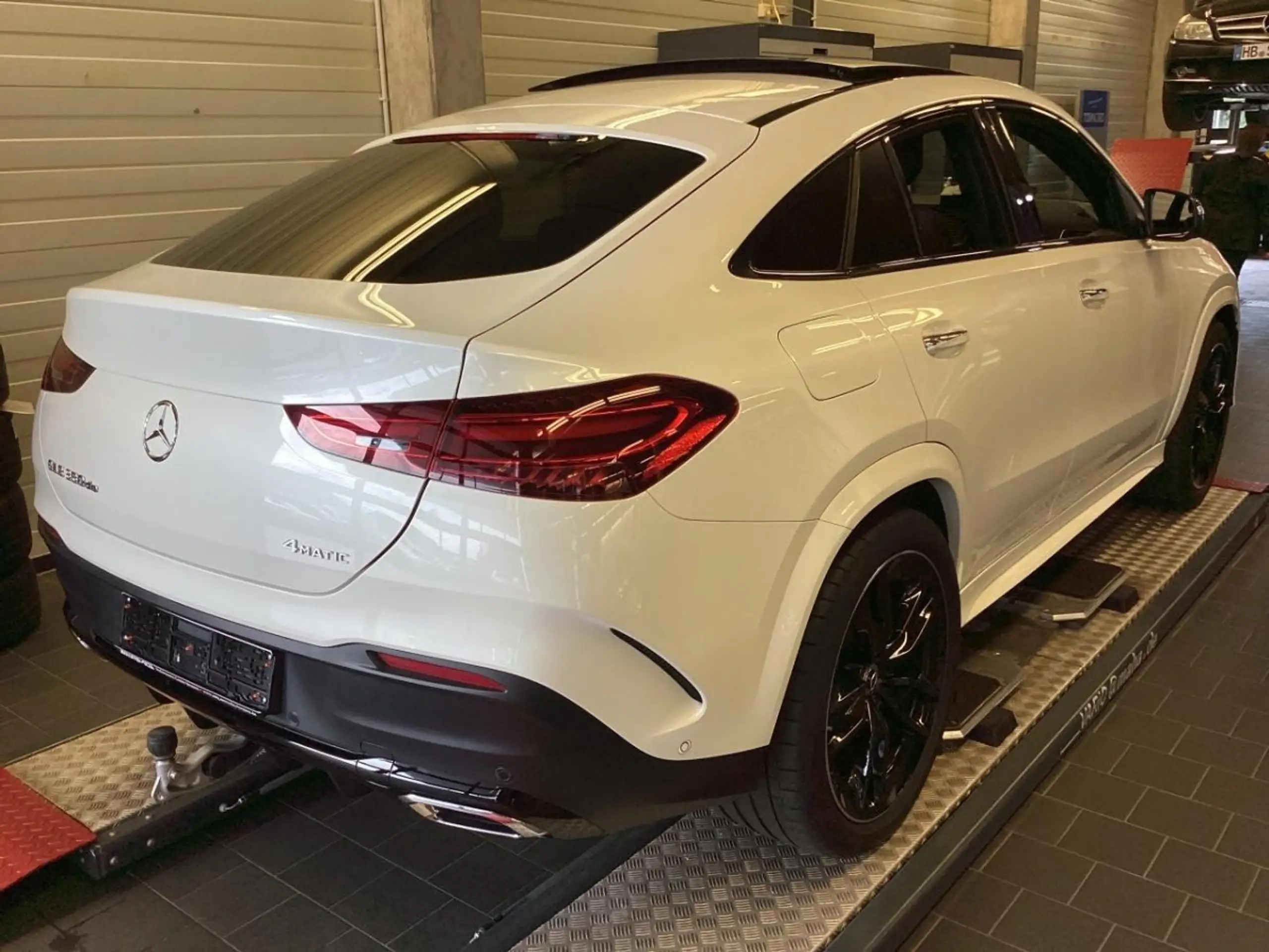 Mercedes-Benz - GLE 350