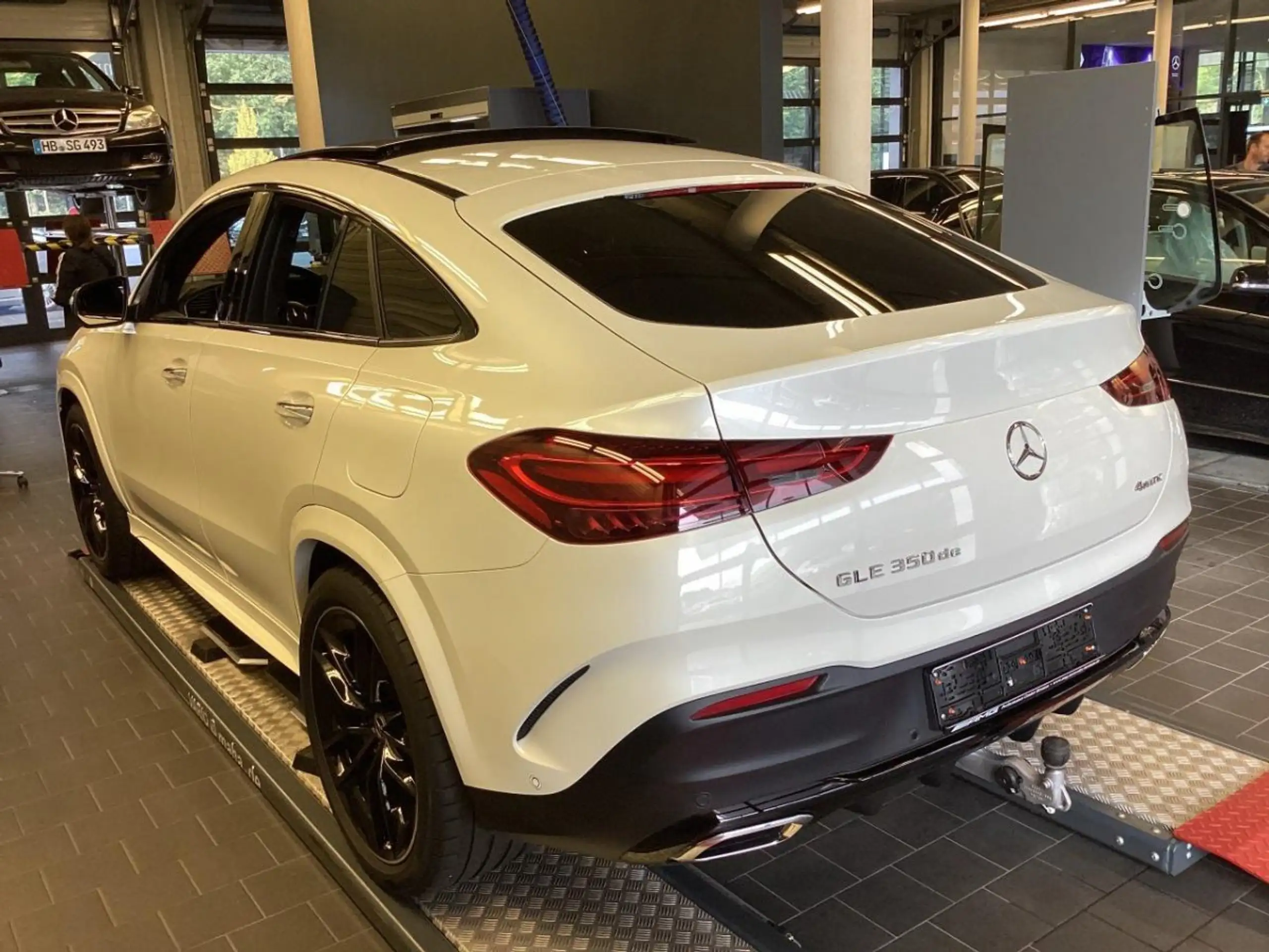 Mercedes-Benz - GLE 350