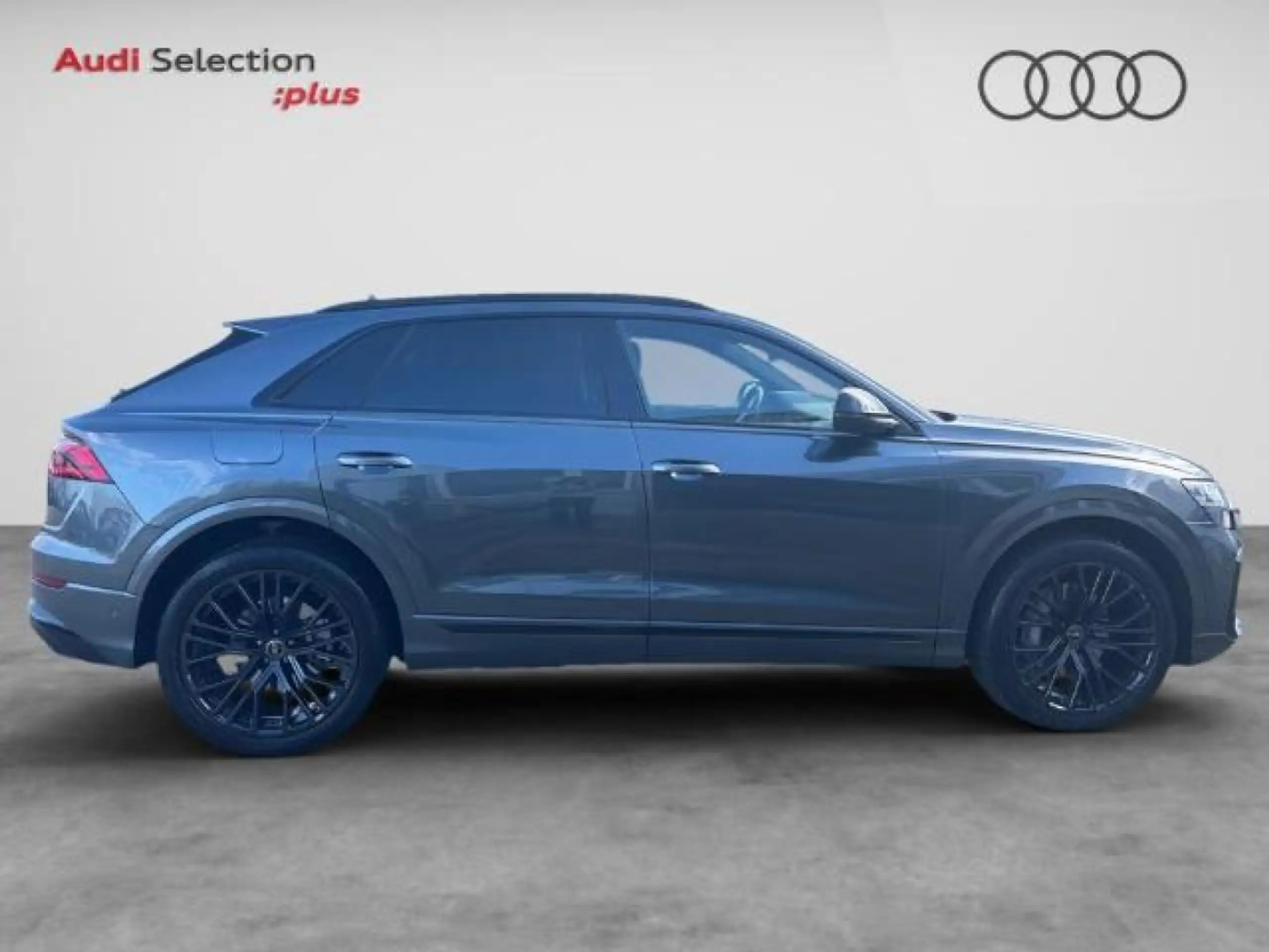 Audi - Q8