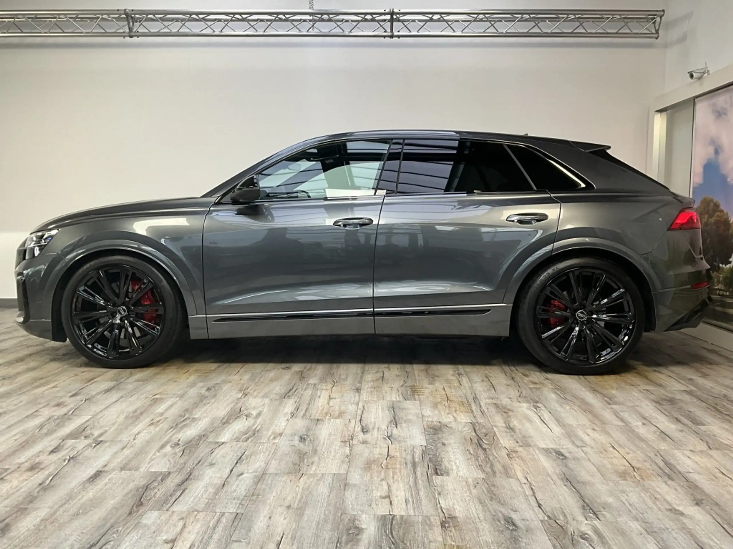 Audi - SQ8